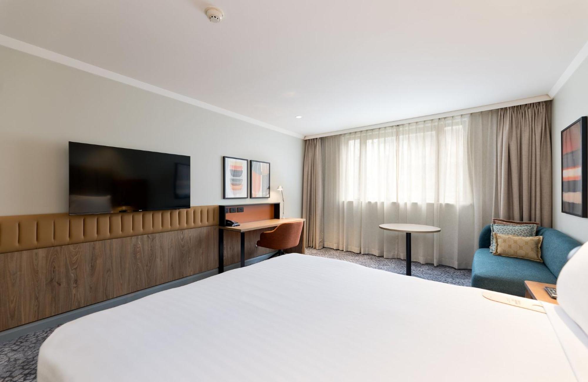 Standard Queen Room
