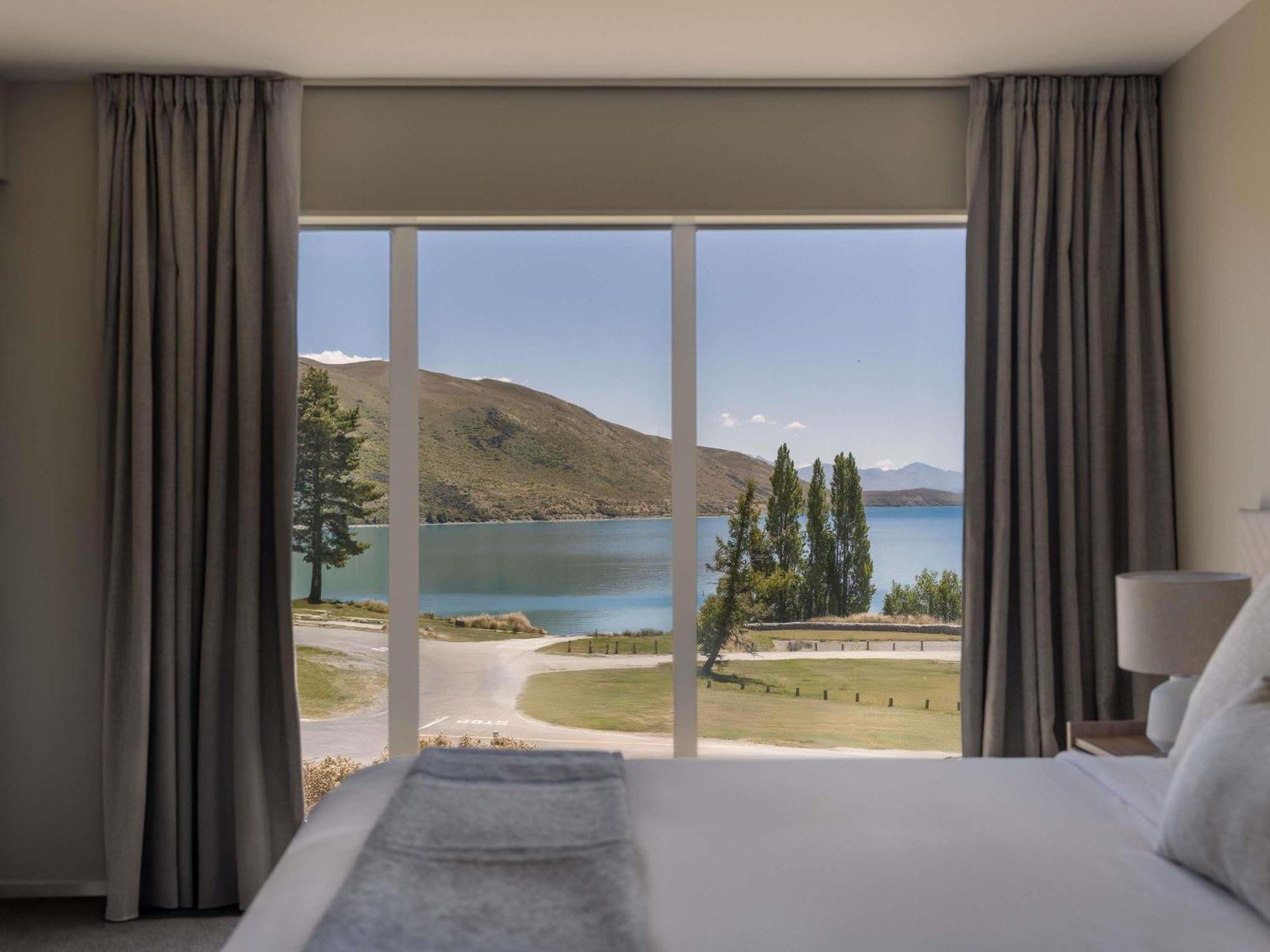 Deluxe lake view hotel room,1739392269:JPEG