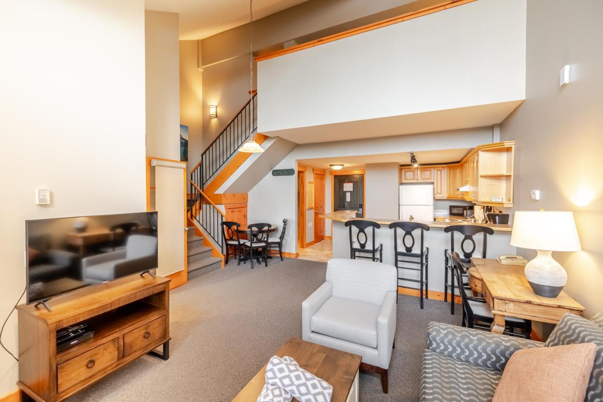 Studio Loft with Kitchen