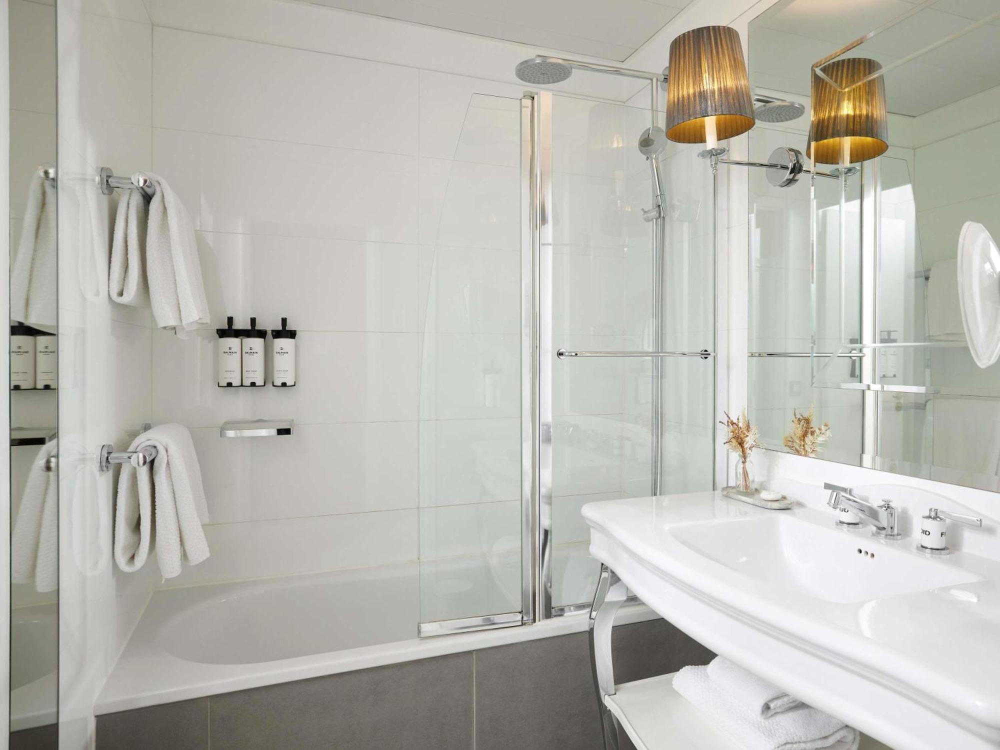 Luxury Junior King Suite,1742579310:JPEG