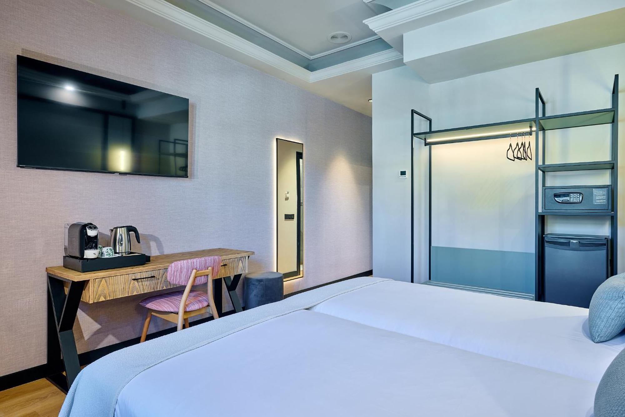 Double Room,1742583554:JPEG