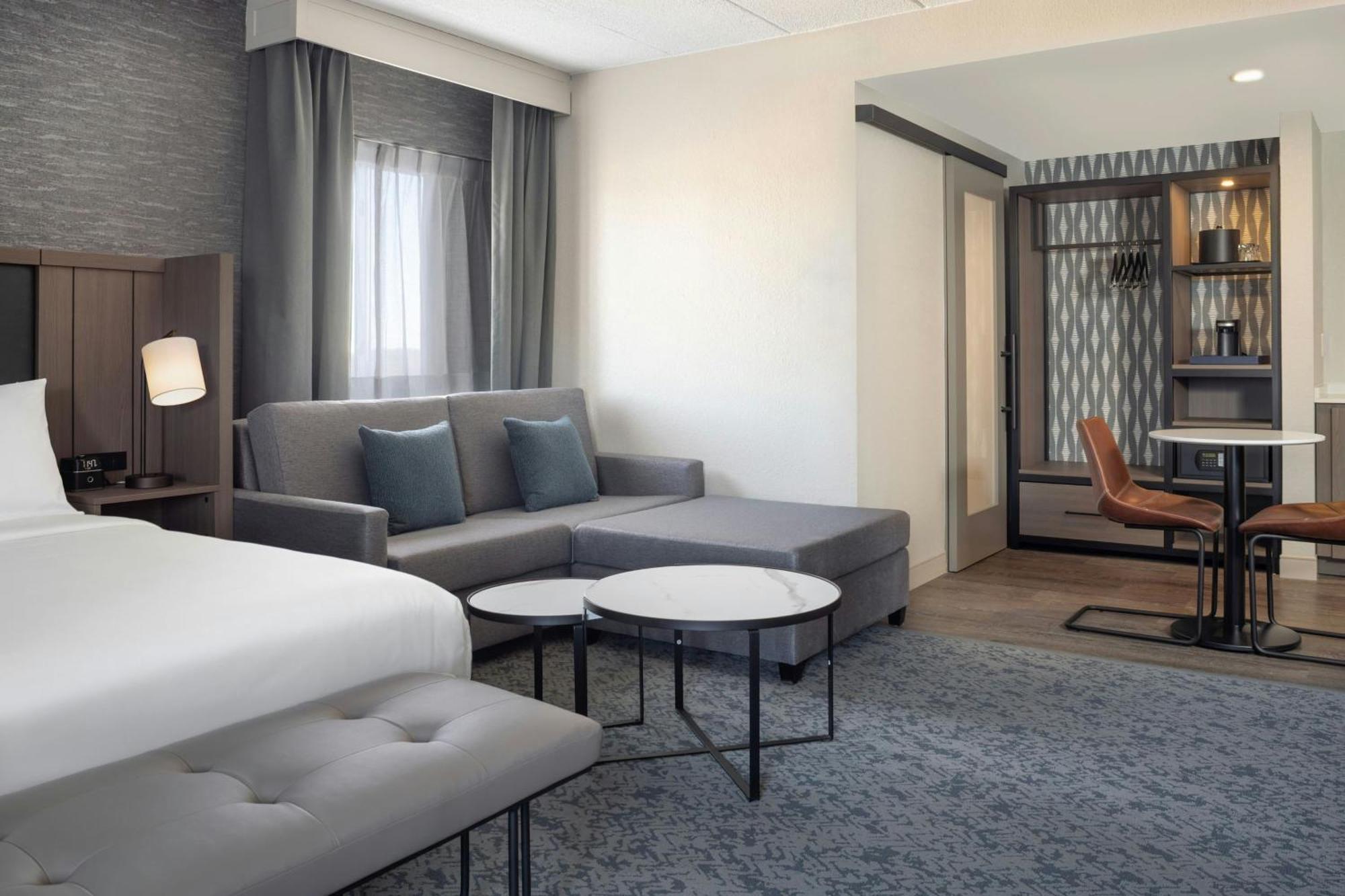 Junior King Suite with Sofa Bed