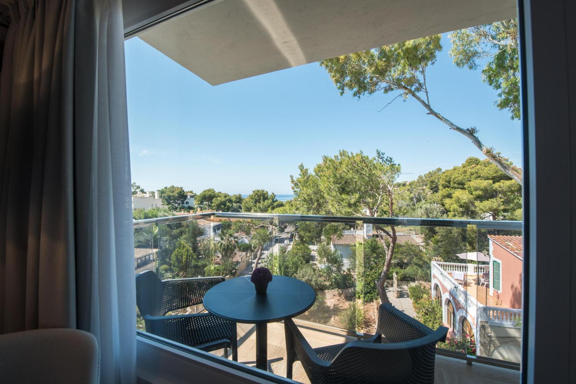 Gold Level Room with Hot Tub - Adults Only (+16)