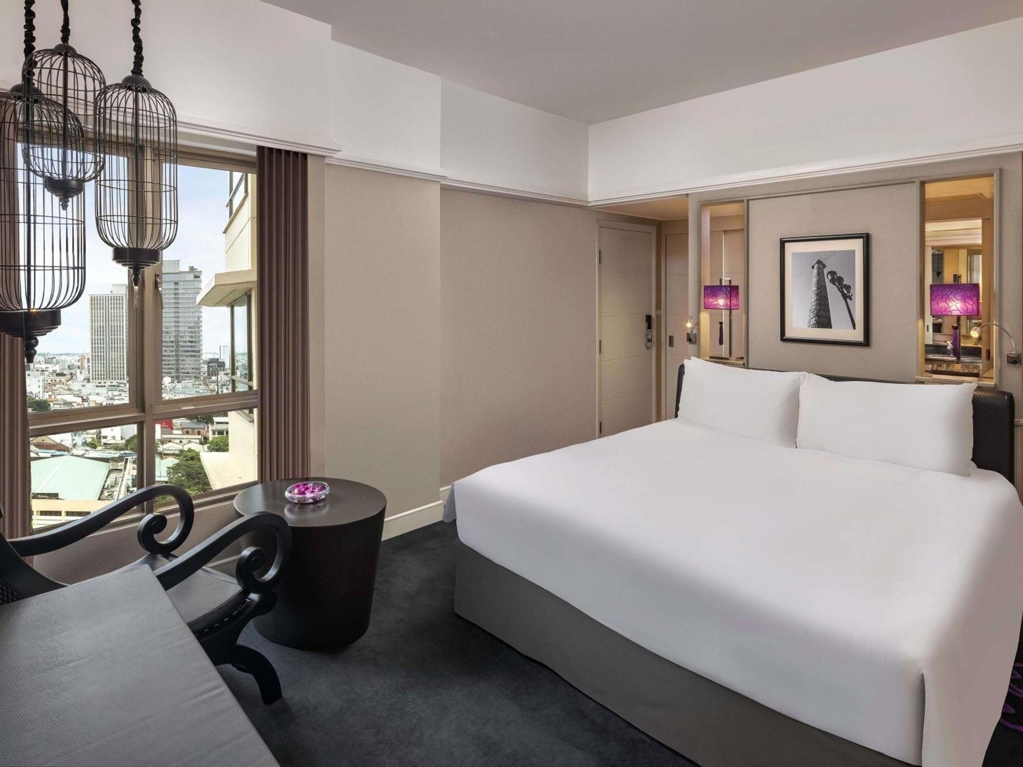 Classic King Room with City View