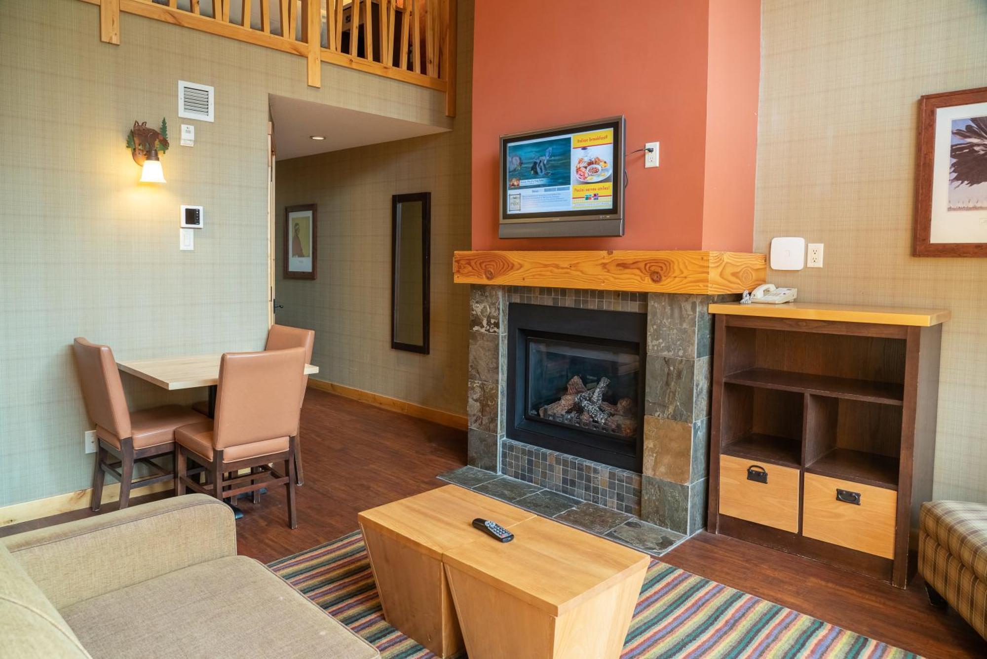 Premium One Bedroom Loft Suite
