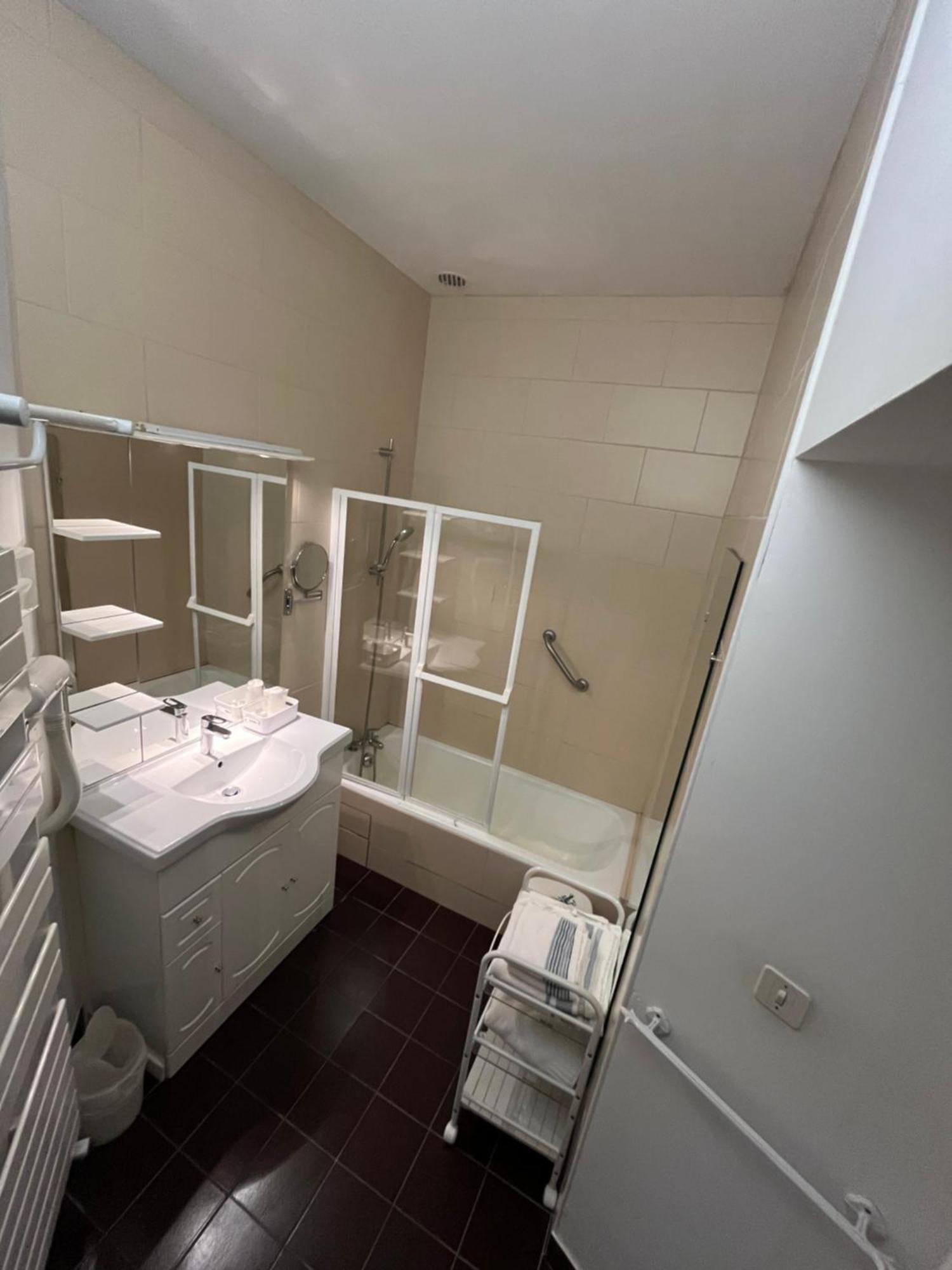 Standard Double Room,1742637878:JPEG