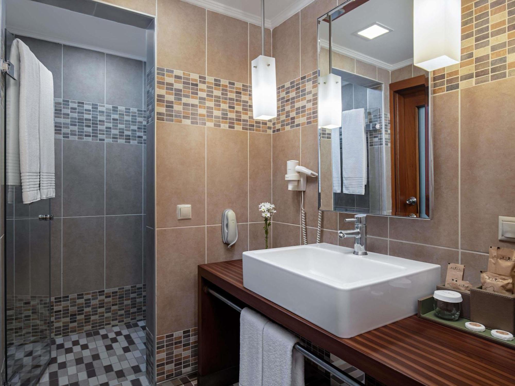 Suite con bañera de hidromasaje - Cama extragrande