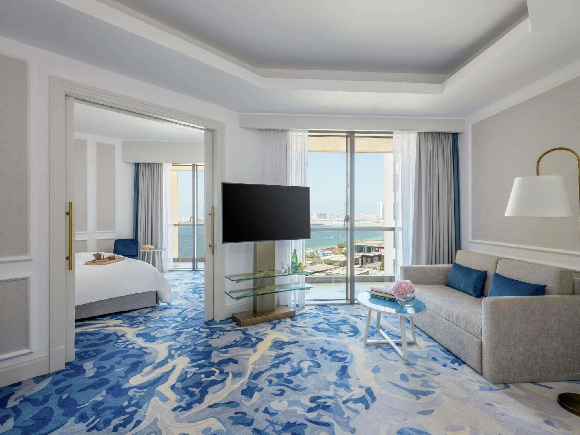 Junior King Suite Partial Sea View Club Access,1770877248:JPEG