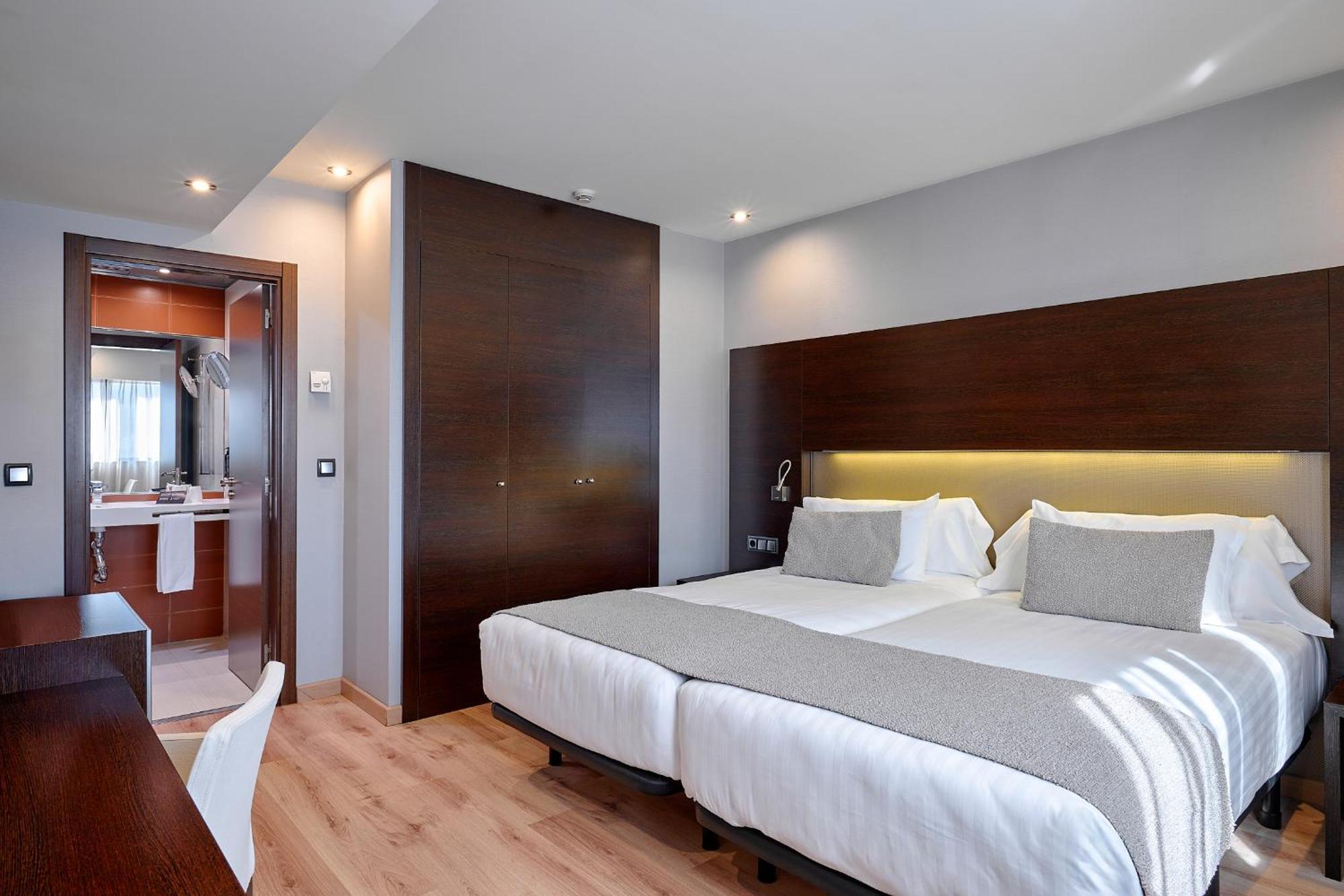 Twin Room,1742650629:JPEG