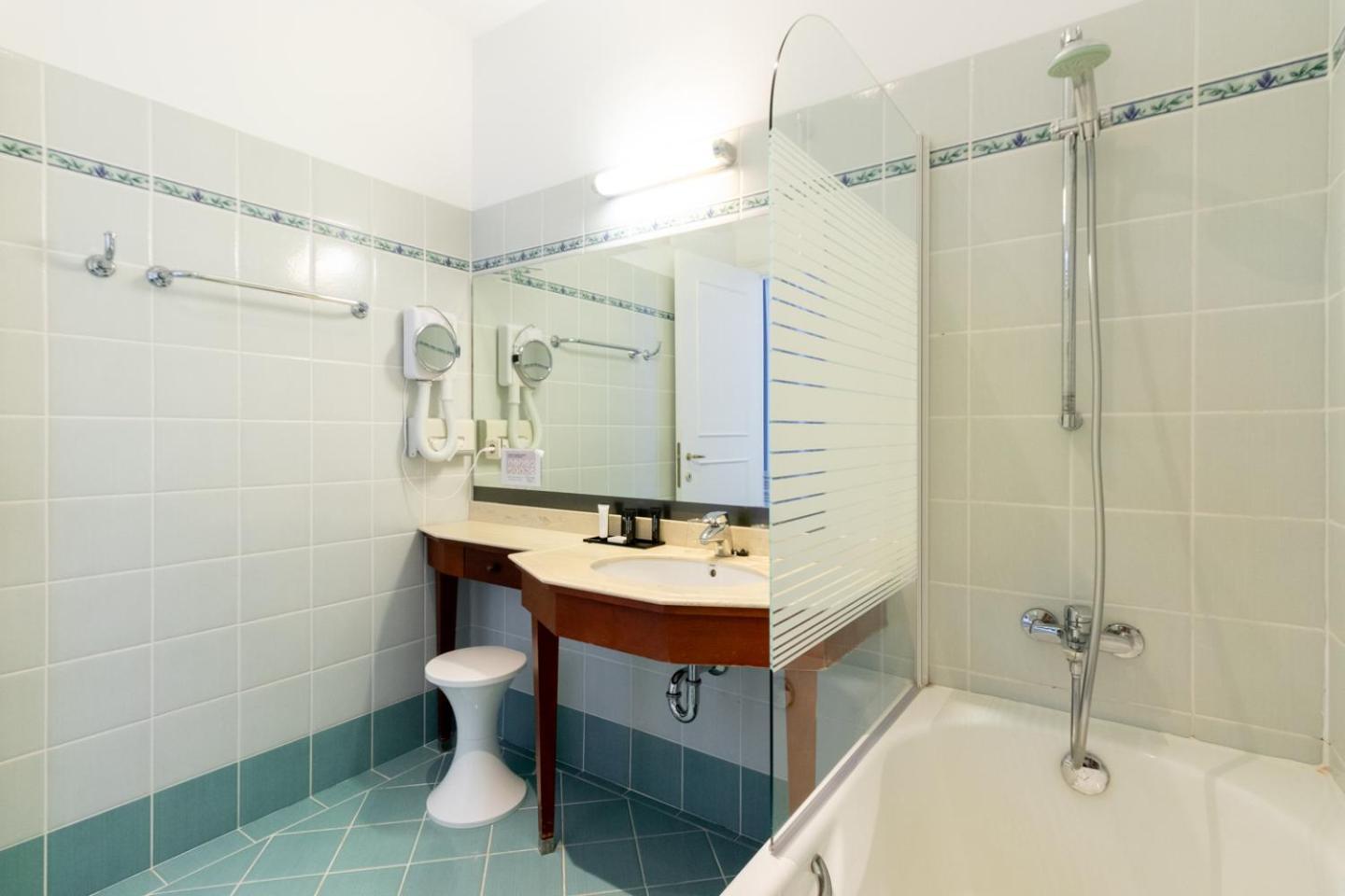 Classic Twin Room Sea View