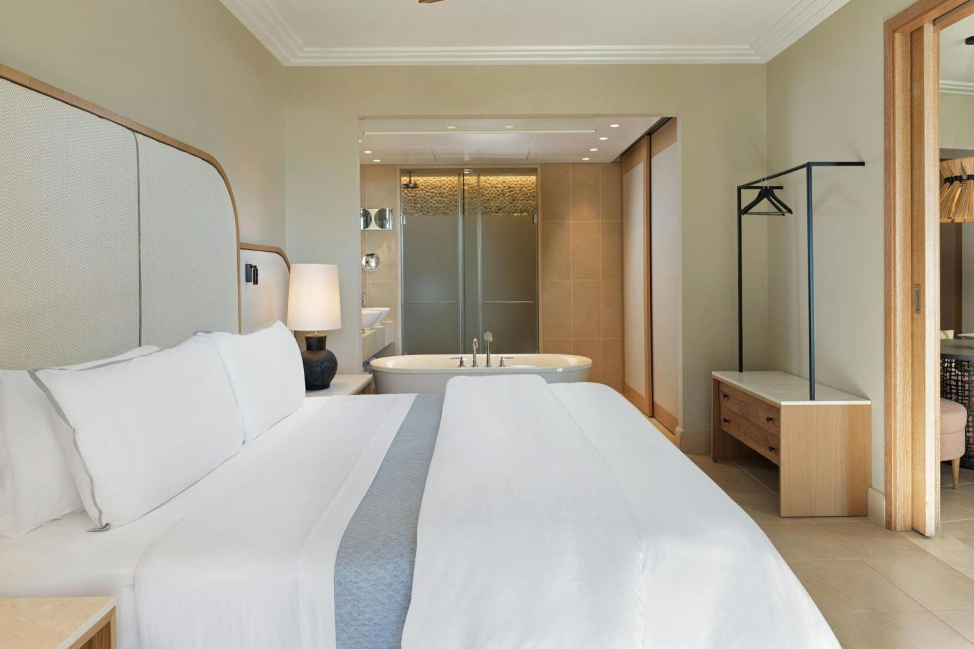 Premium Infinity Sea View, Suite, 1 King, Sofa bed