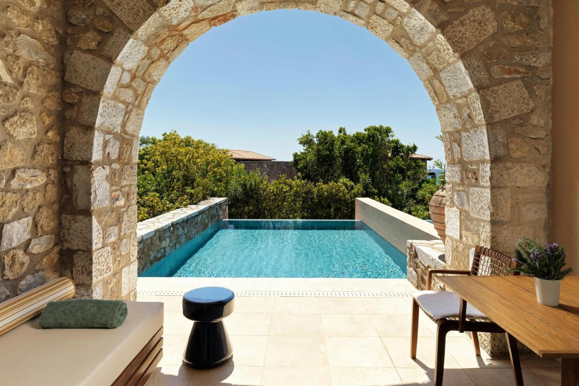 Superior Infinity Garden, Guest room, 2 Twin/Single Bed(s), Sofa bed, Private pool