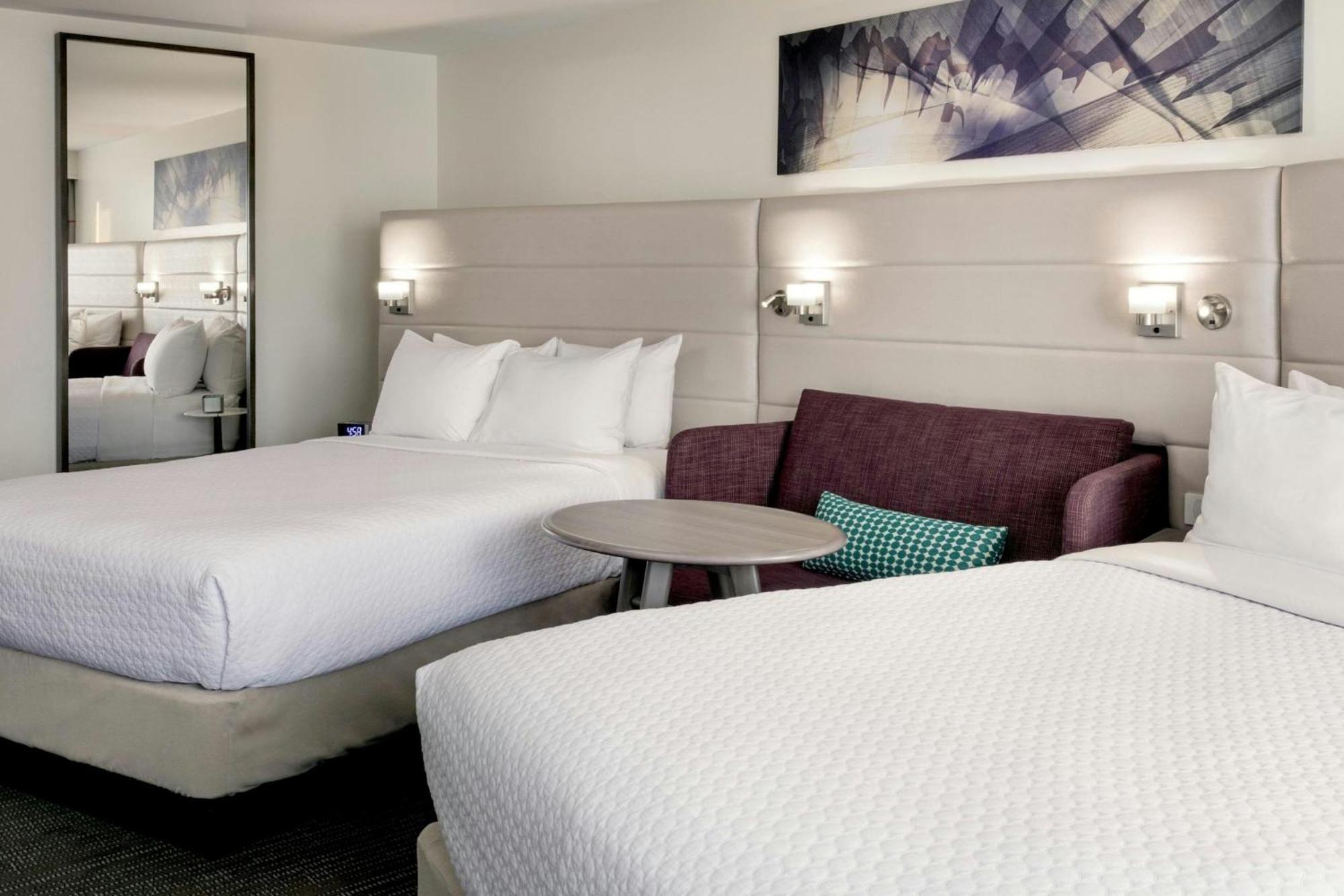 Worklife Queen Room with Two Queen Beds