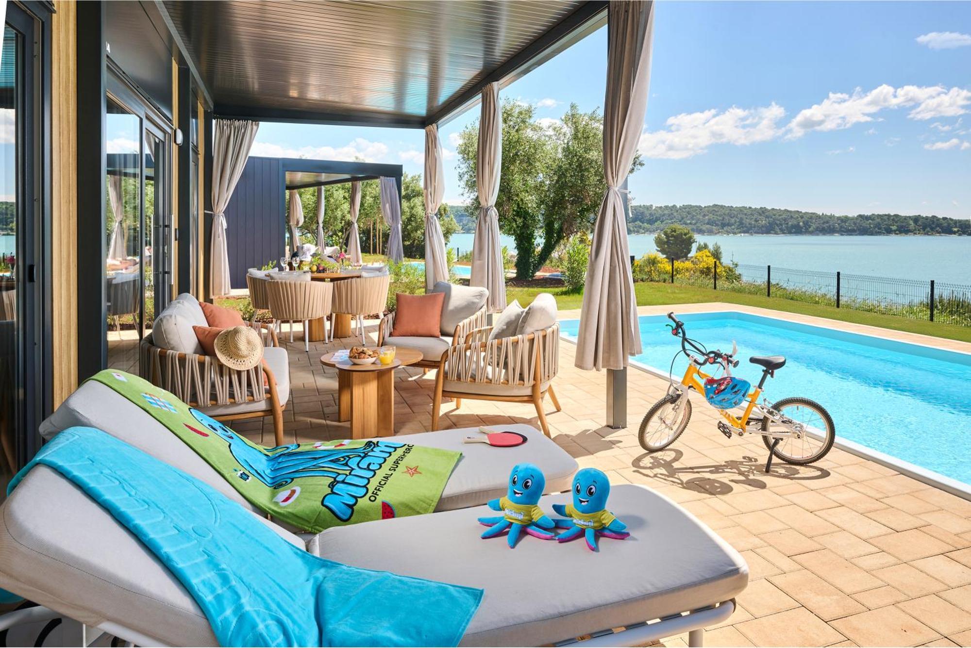 Luxury Sea View Holiday Home private pool