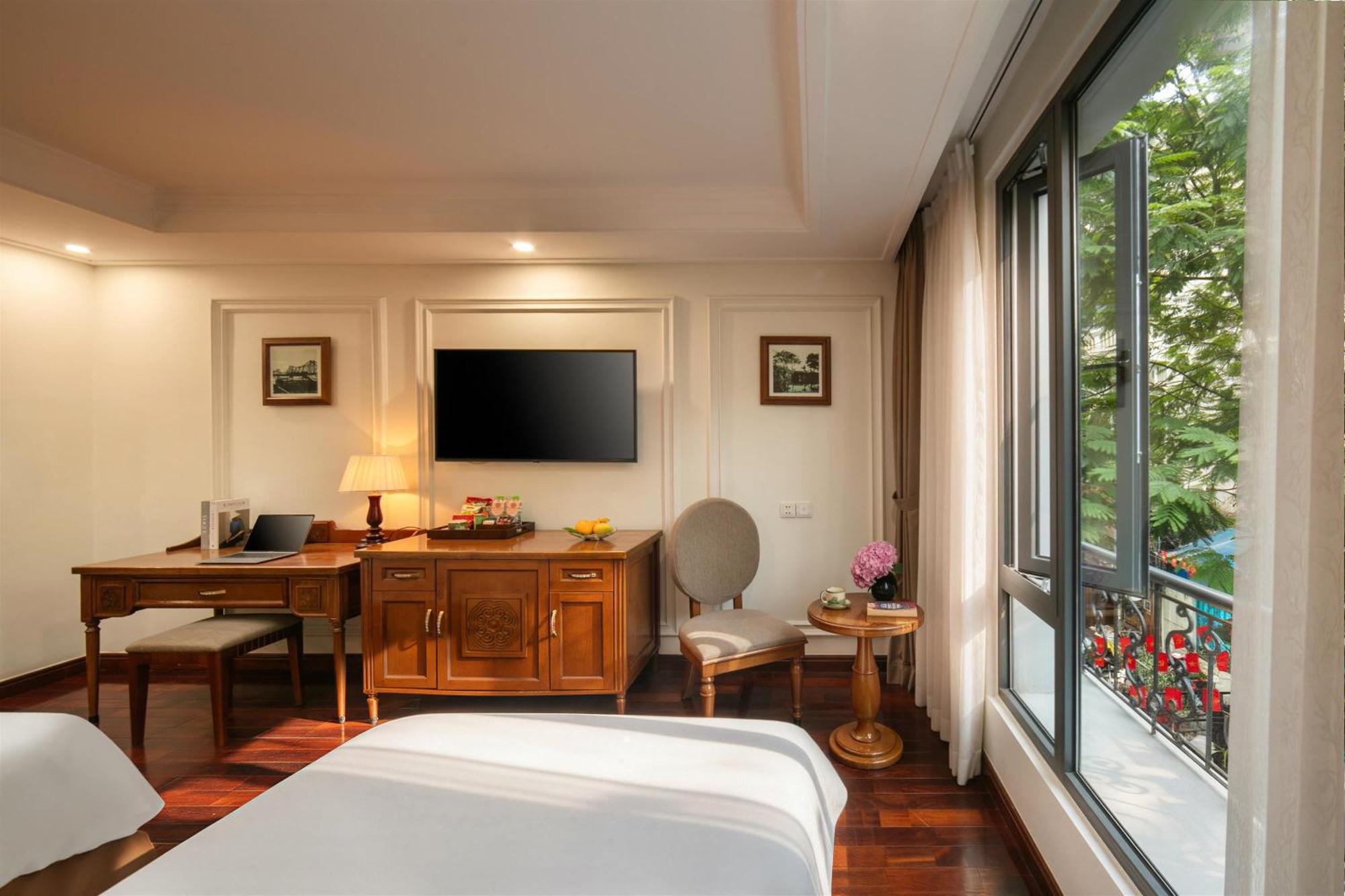 Deluxe City View Room