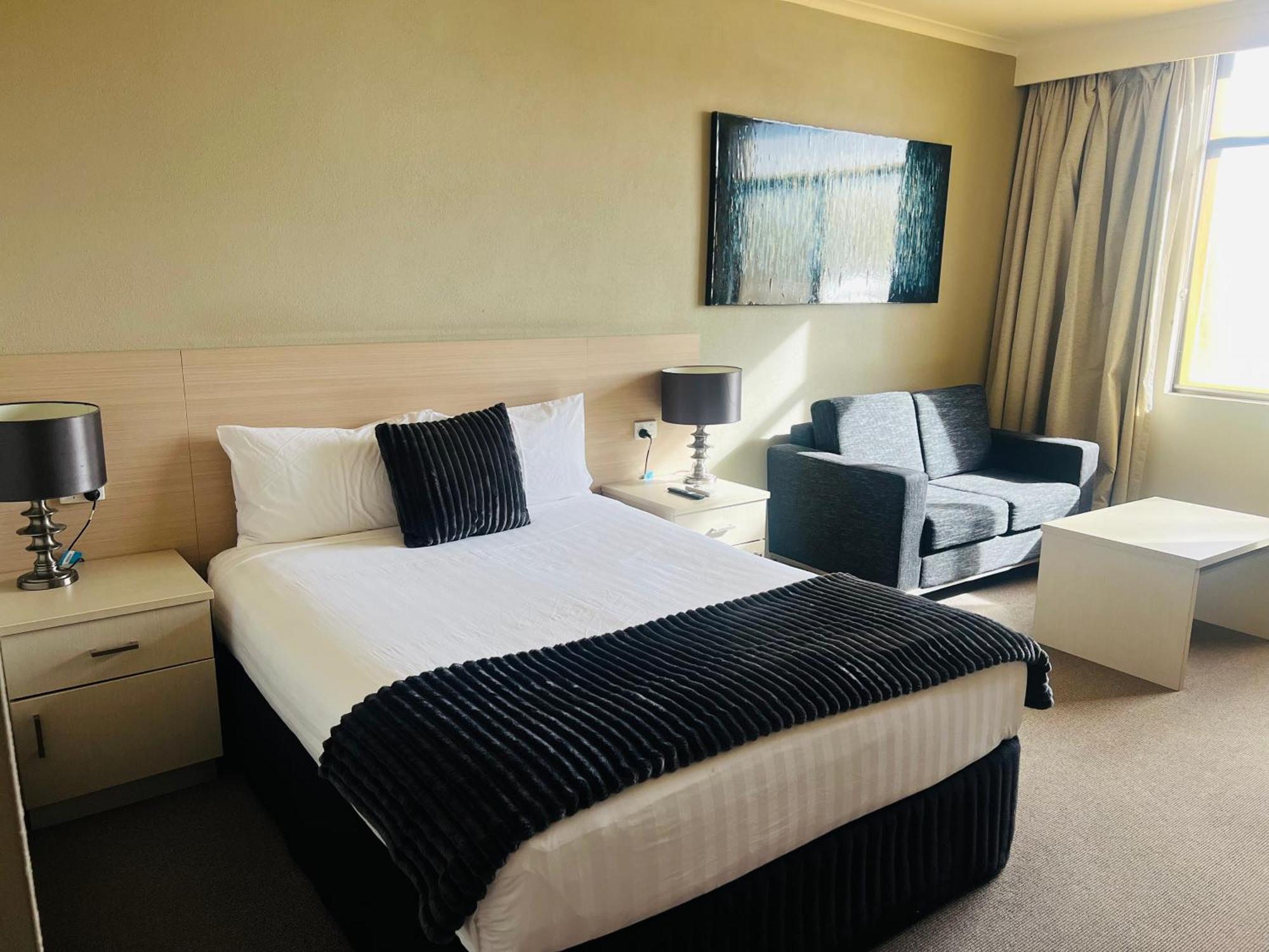 Hotel Deluxe Room