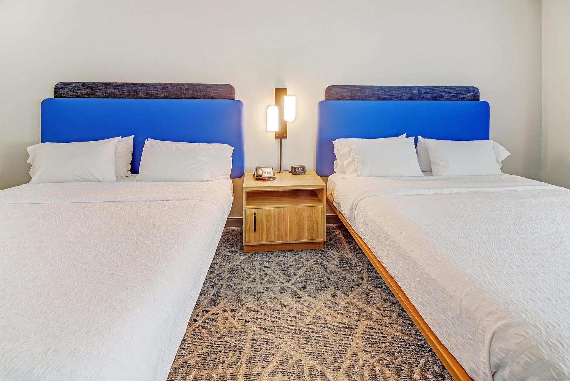 Queen Room with Two Queen Beds - Hearing Access/Non-Smoking