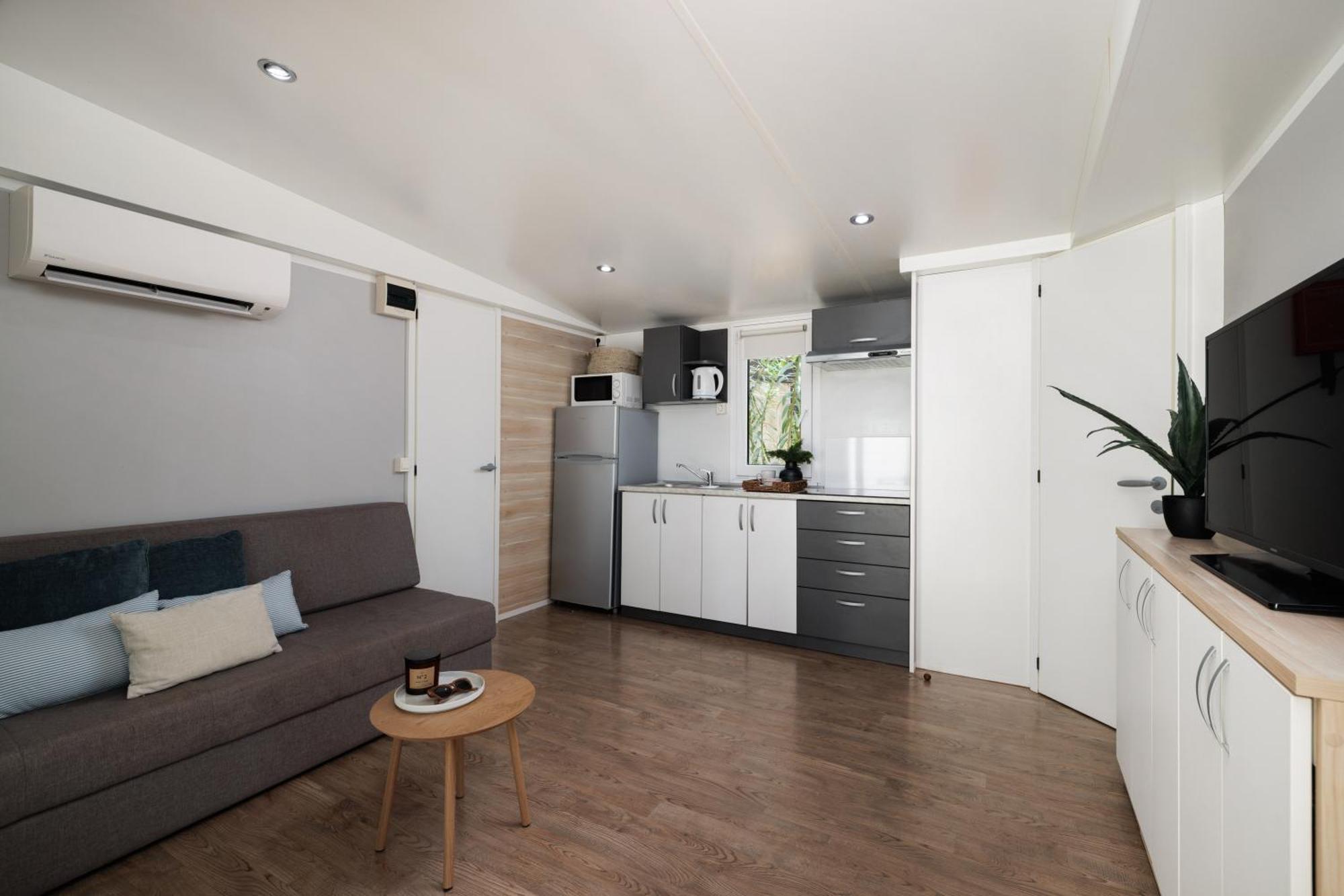 Aanbieding Stacaravan met 2 Slaapkamers