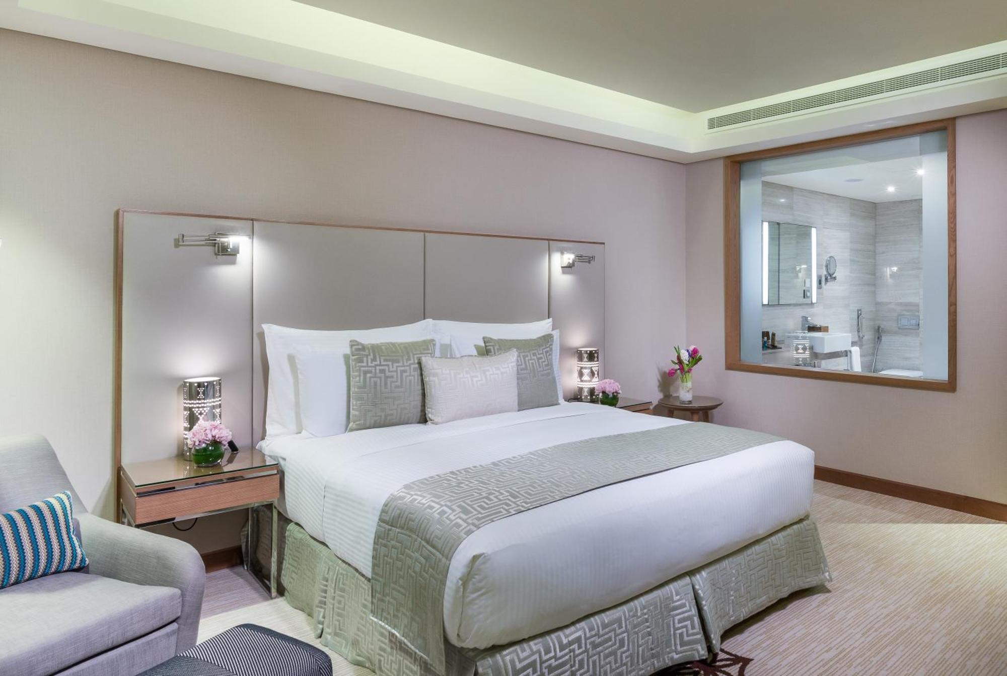 Club King Room Executive Lounge Access
