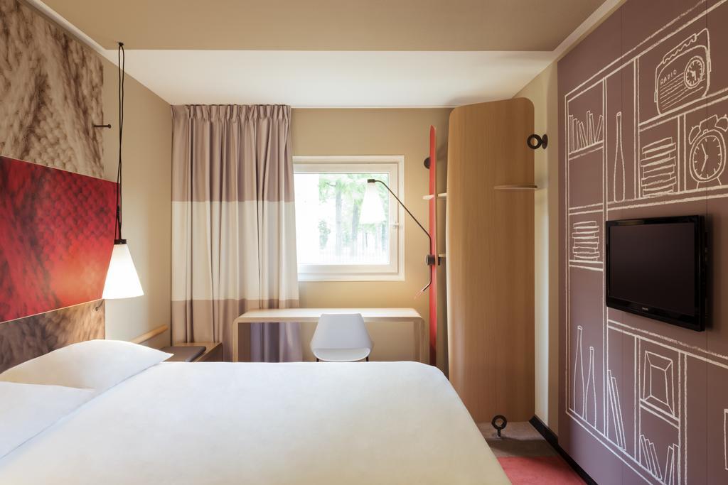 Standard Double Room,699044775:JPEG