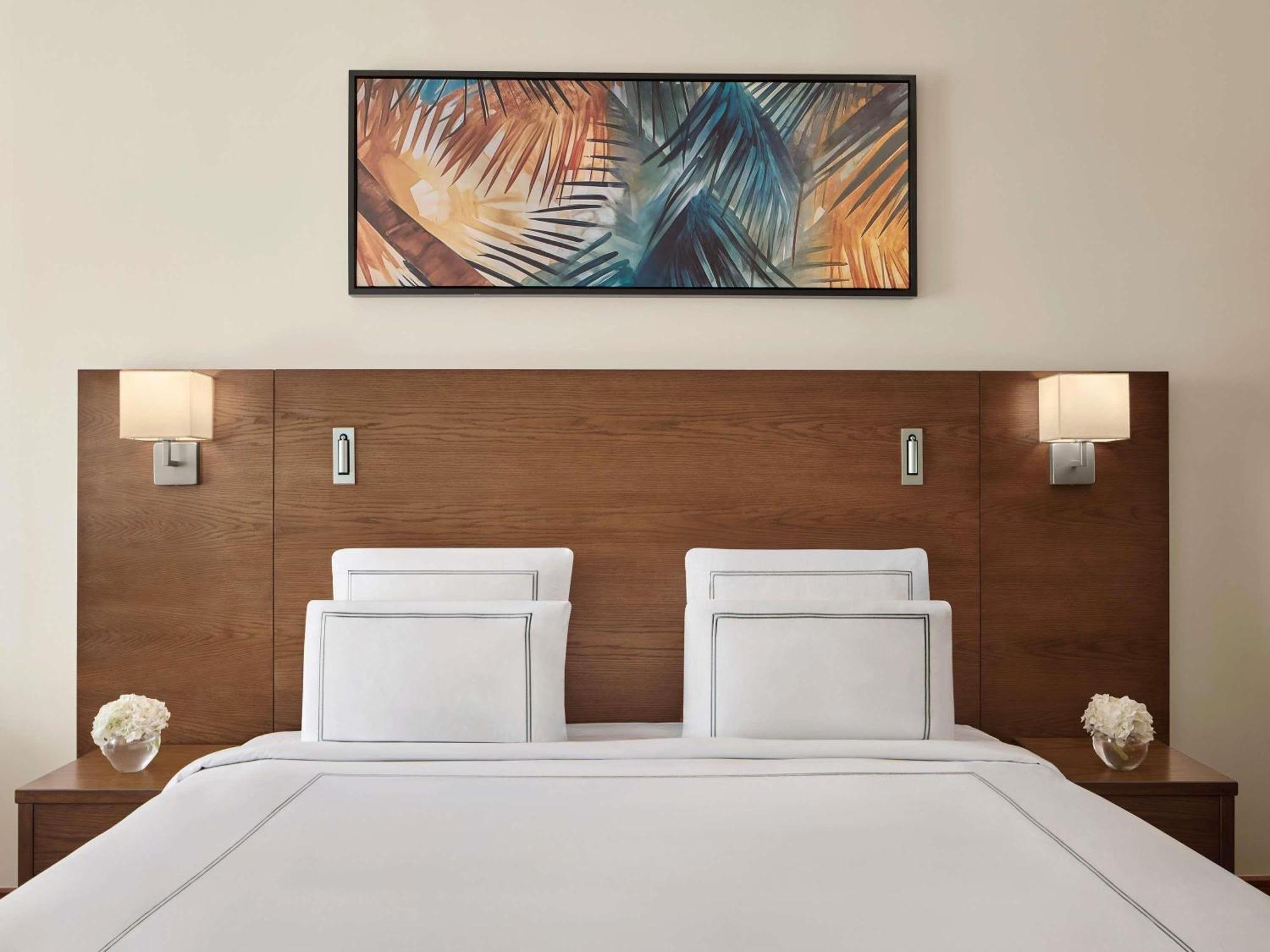 Classic King Room with City View