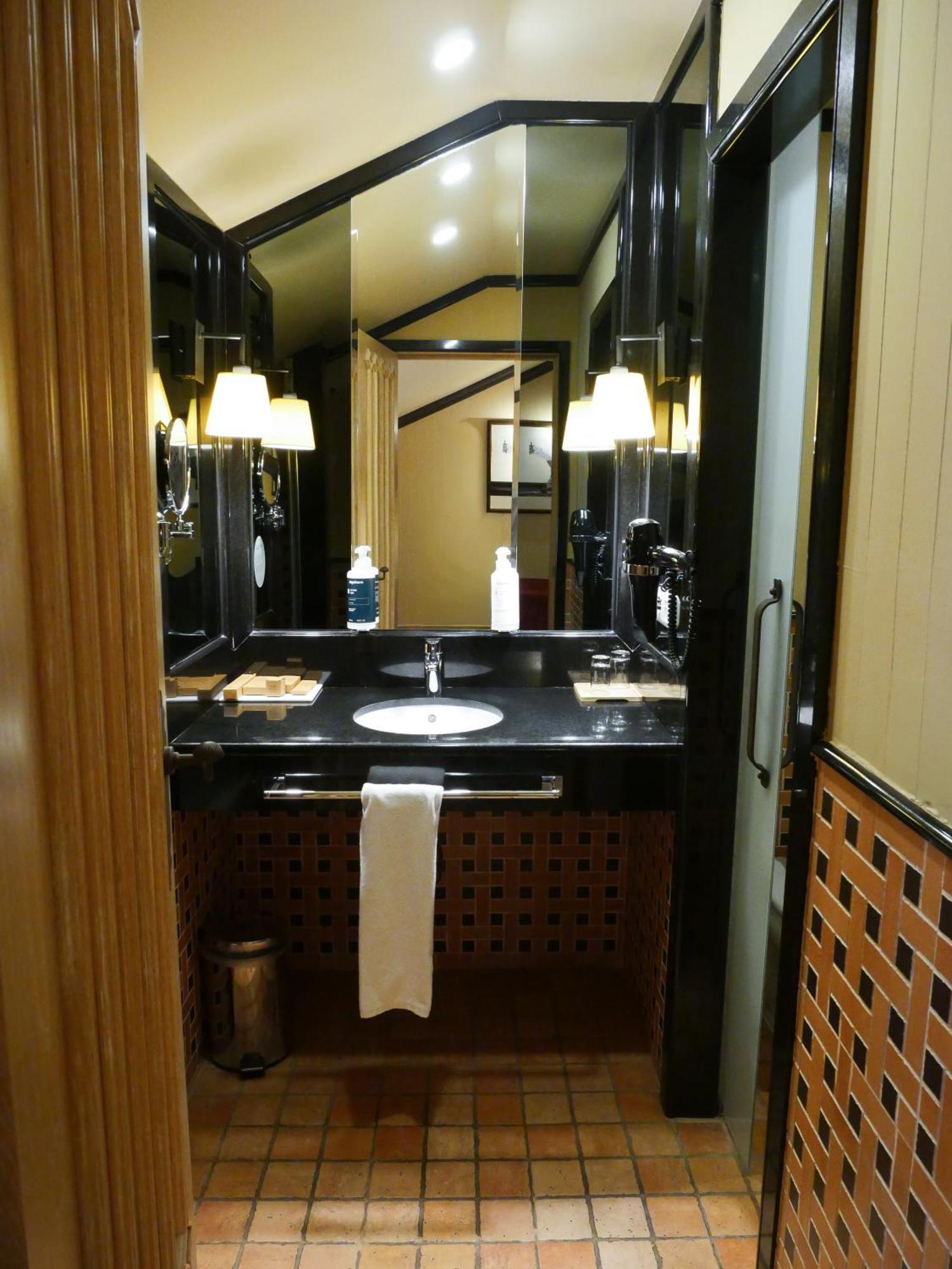 Single Room,1746823272:JPEG