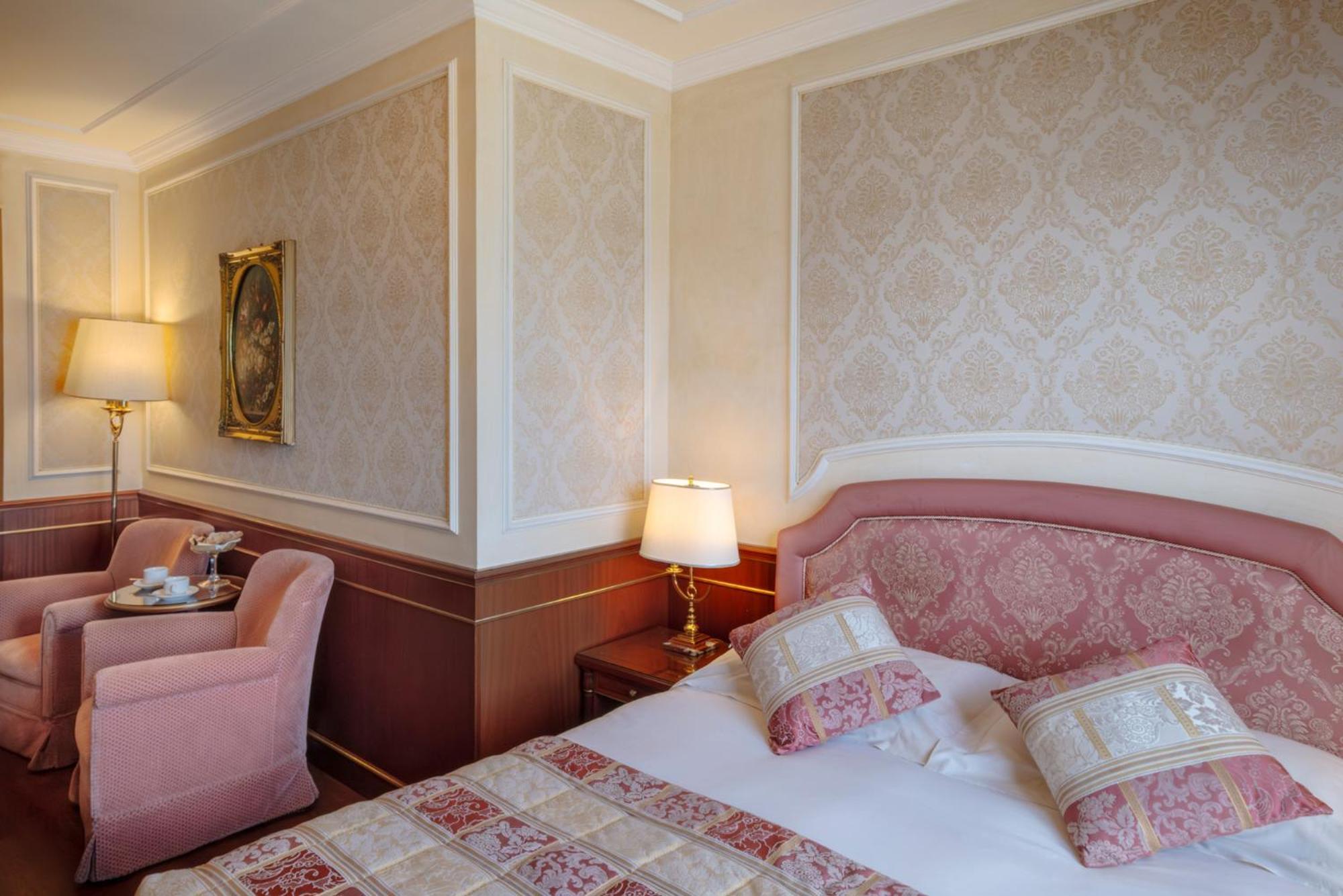 Chambre Double Classique - Vue Latérale sur Lac ou Piscine