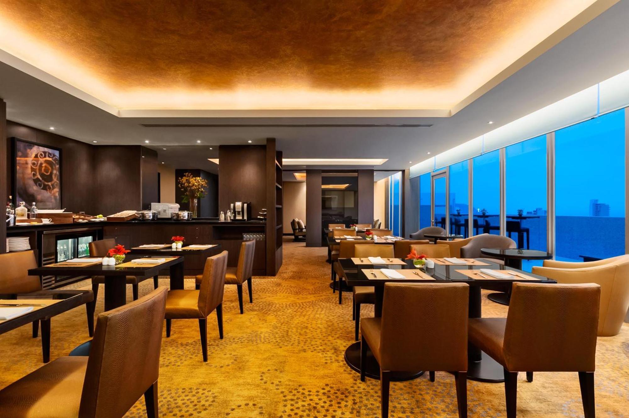 Executive King Room