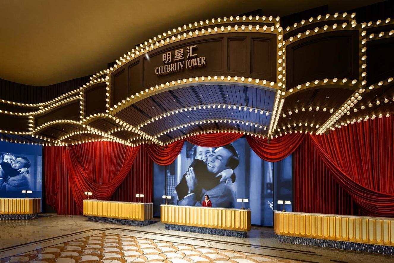 Celebrity Cotai Vista Suite with 2 House of Dancing Water tickets (Gallery)