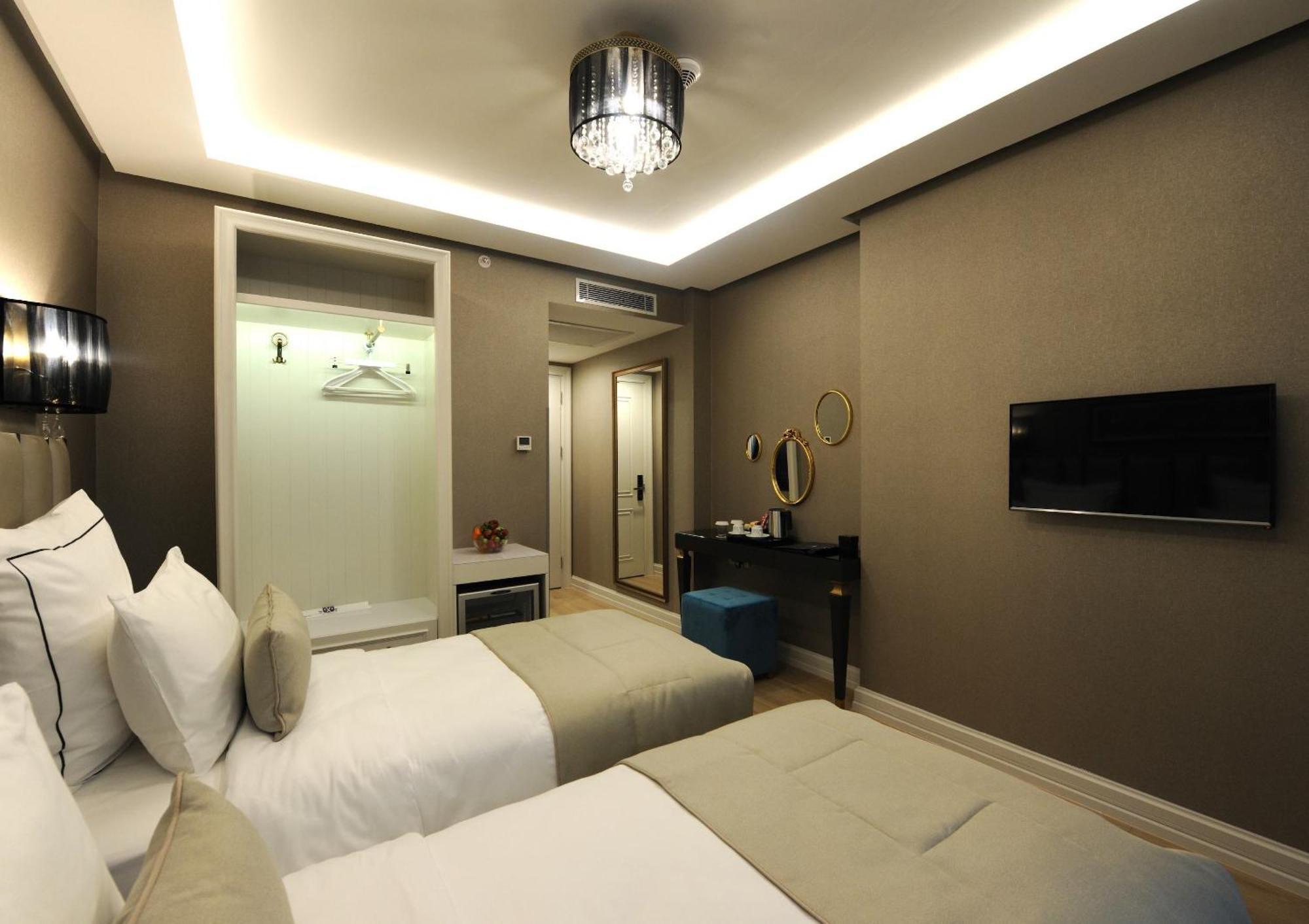 Deluxe Double or Twin Room
