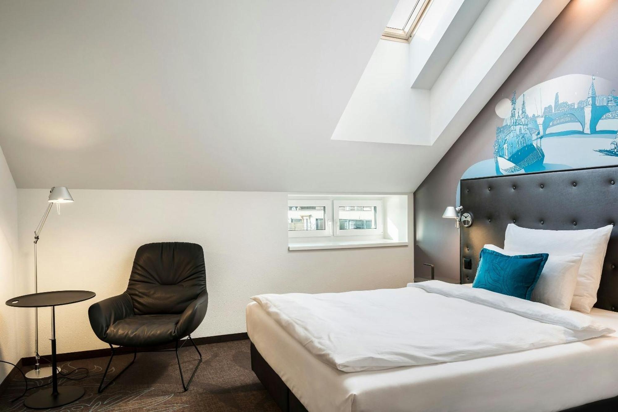 Single Room,1746982297:JPEG