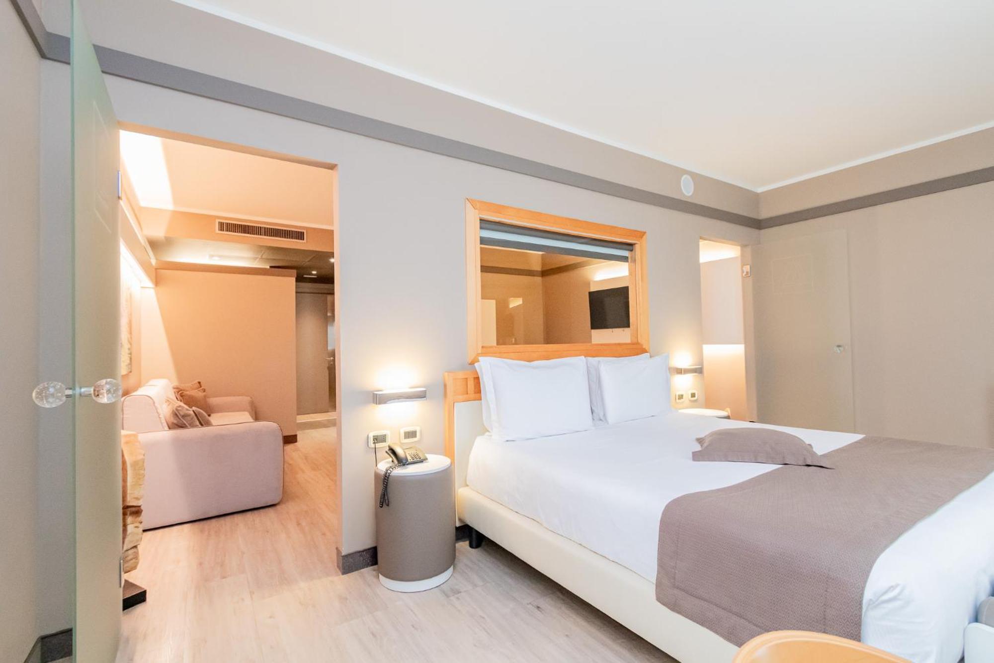 Junior Suite,1756421431:JPEG