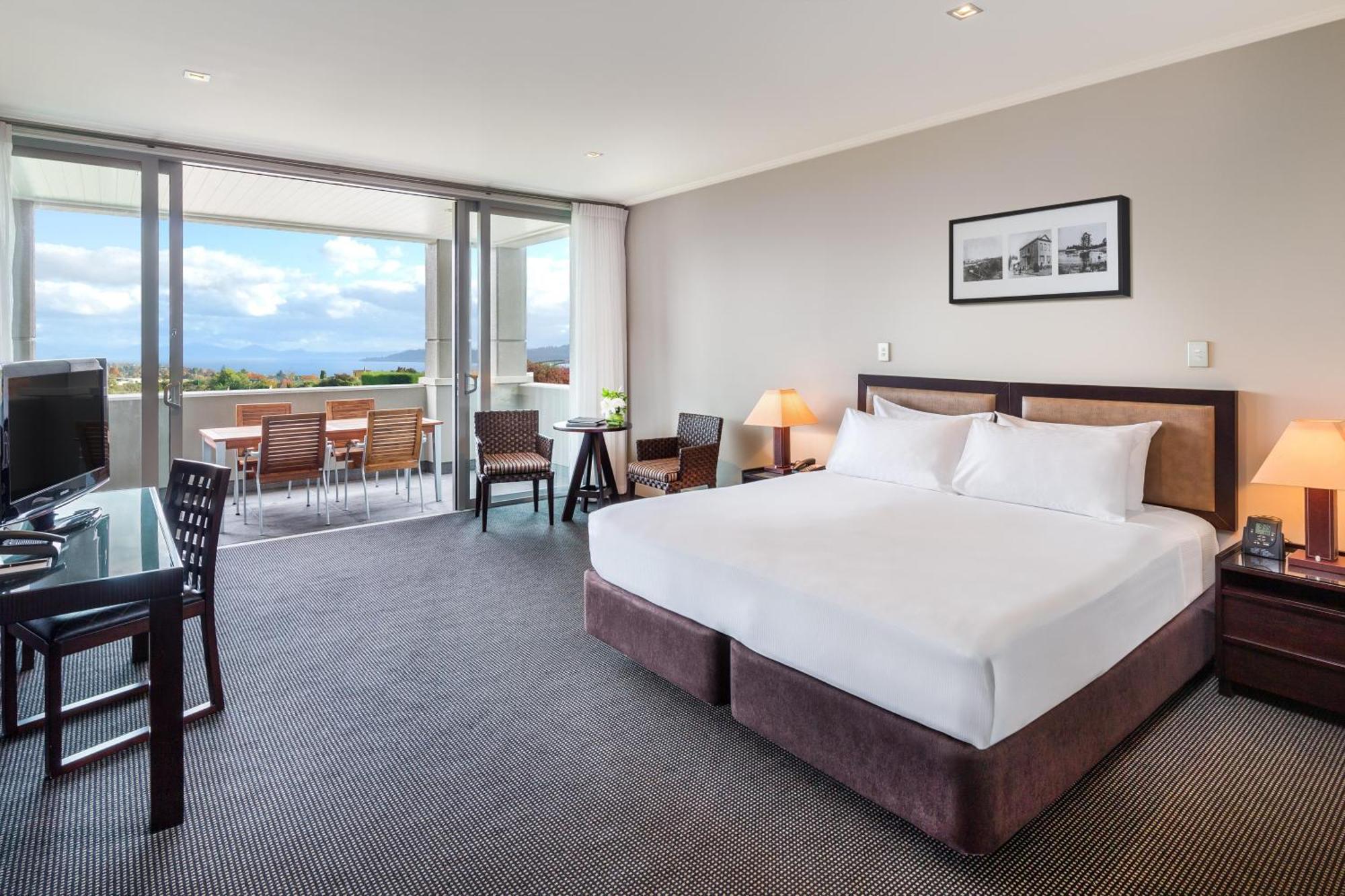 King Room Lake View