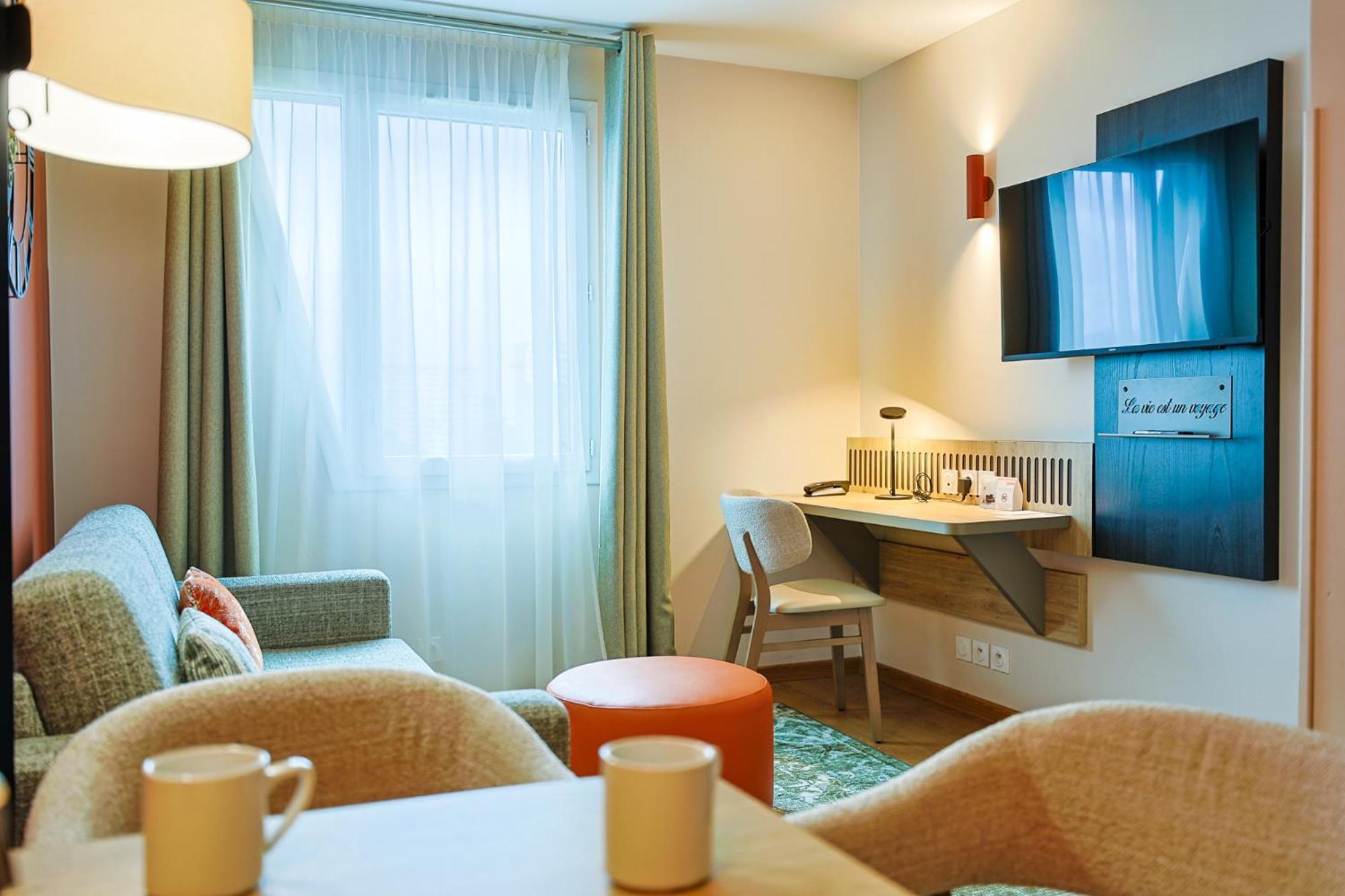 One-Bedroom Apartment,1756532104:JPEG