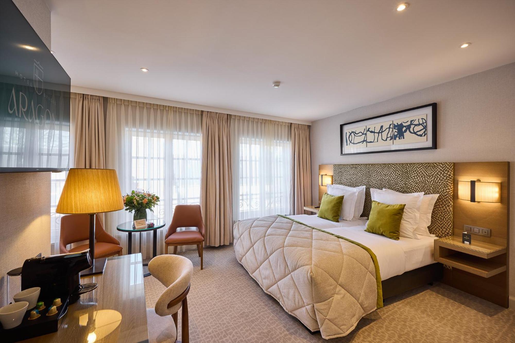 Luxury Room,1758268195:JPEG