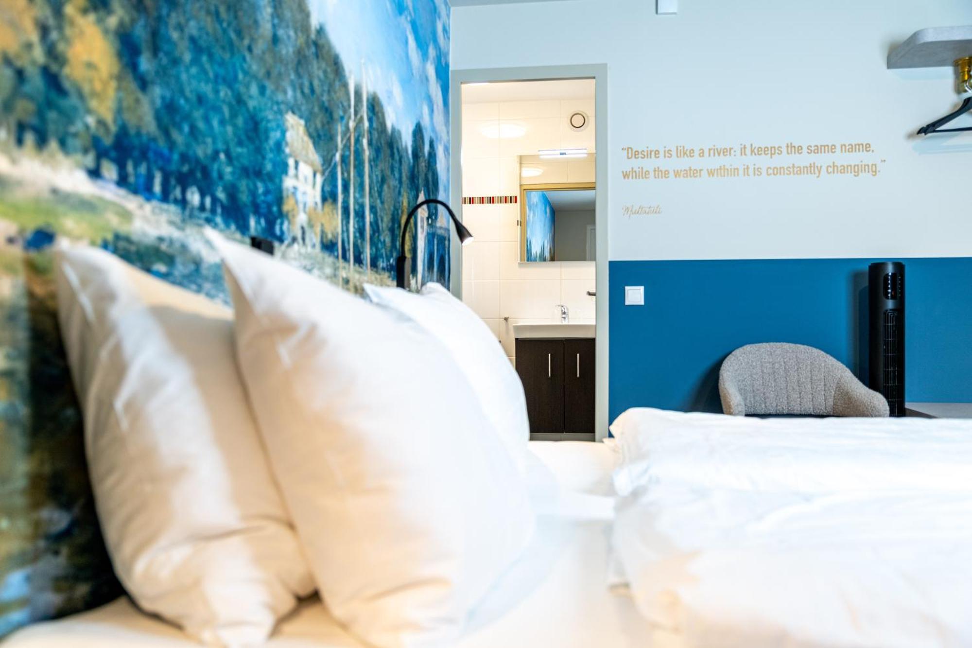 Twin Room Bath