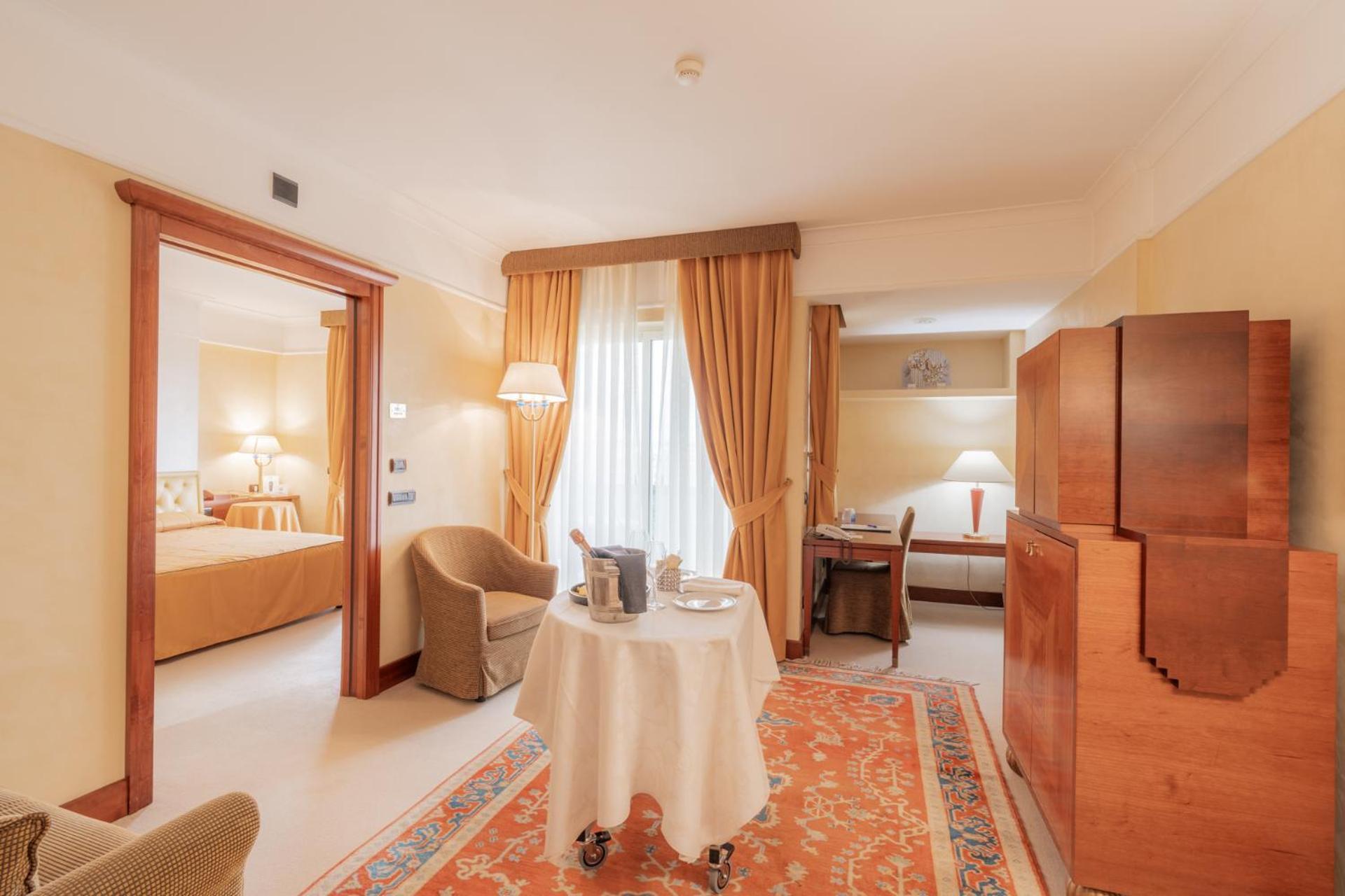 Junior Suite,1758275784:JPEG