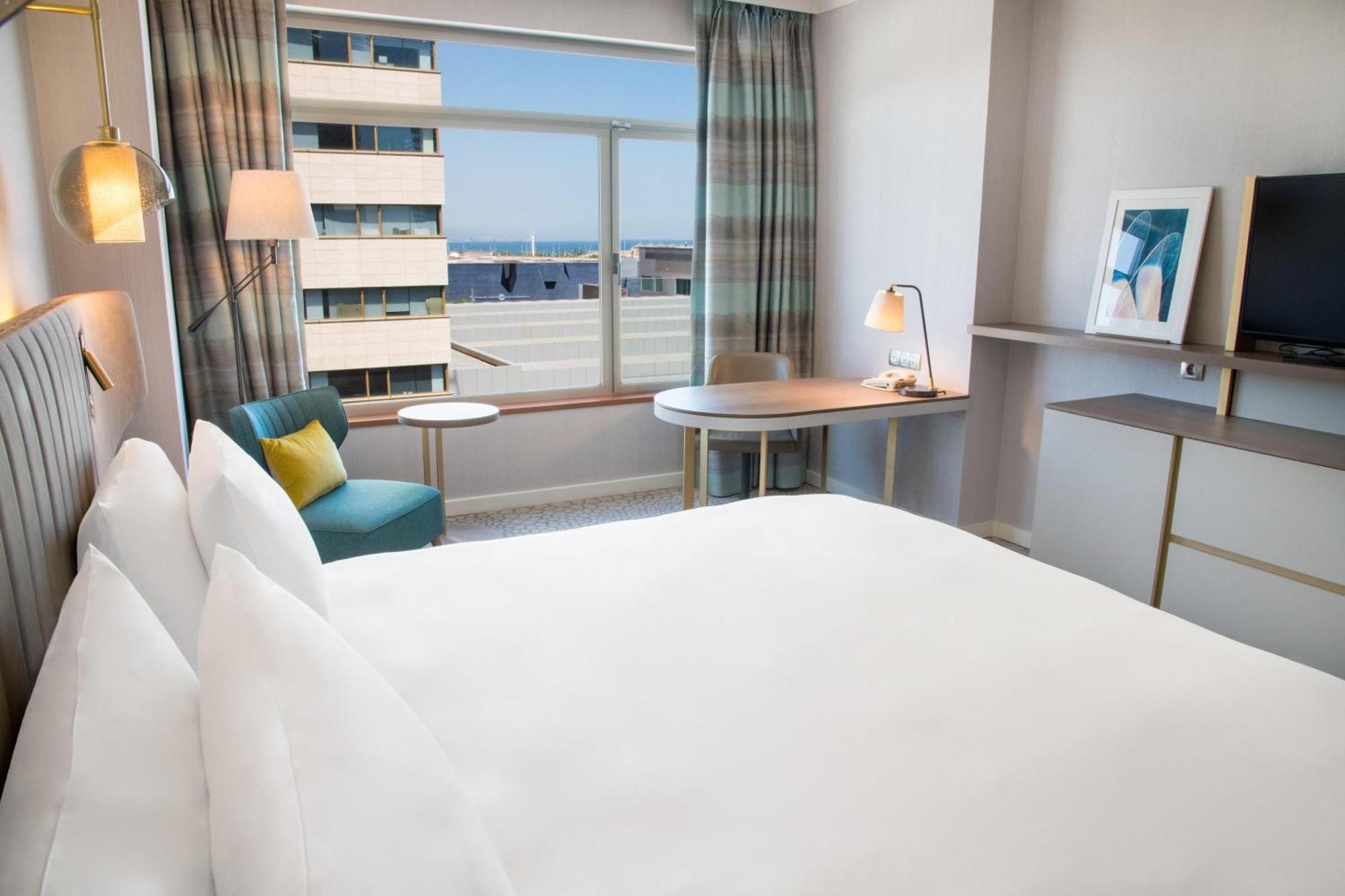 King Guest Room,1758281016:JPEG