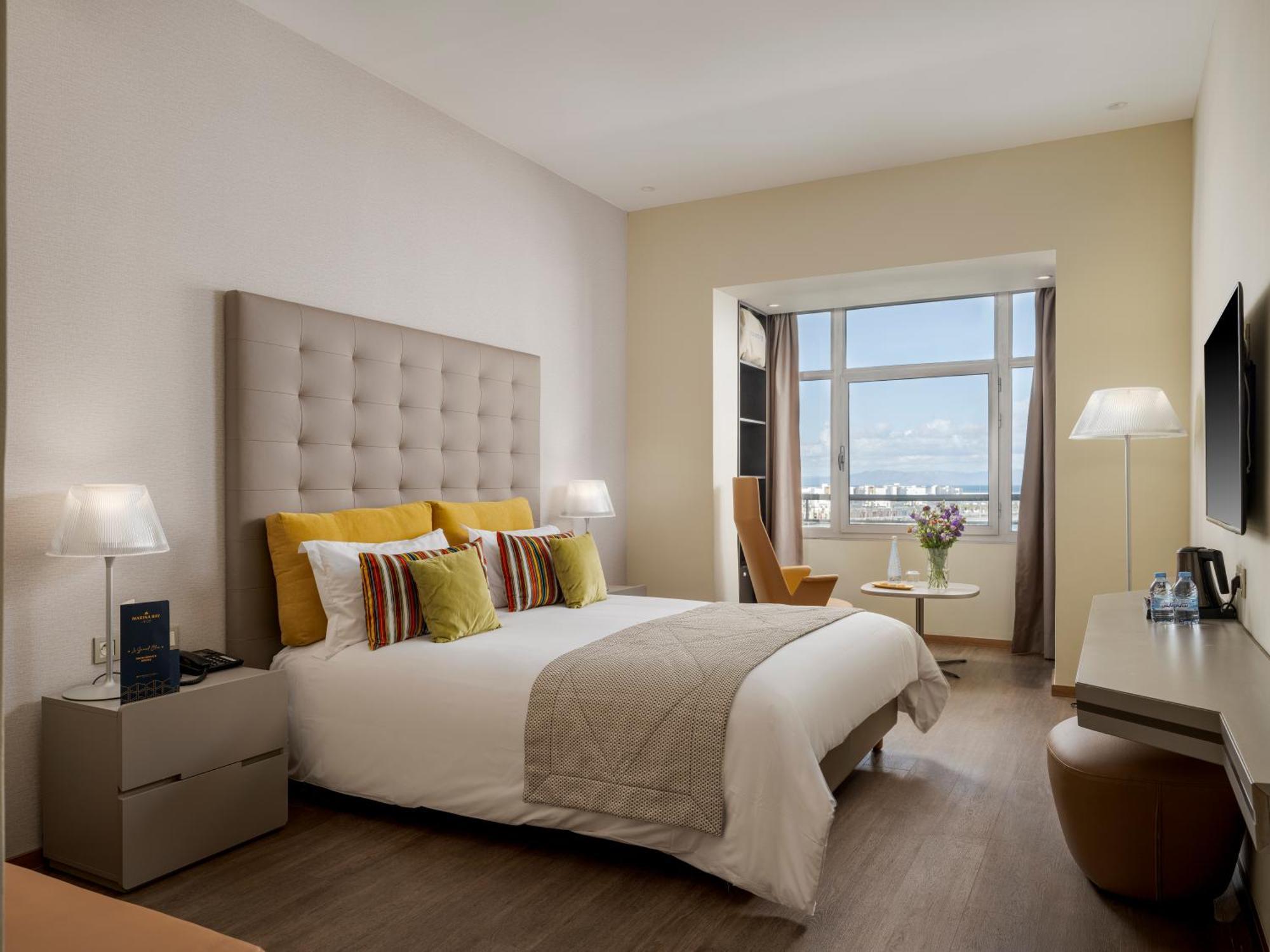 Chambre Double Supérieure - Vue sur Port de Plaisance
