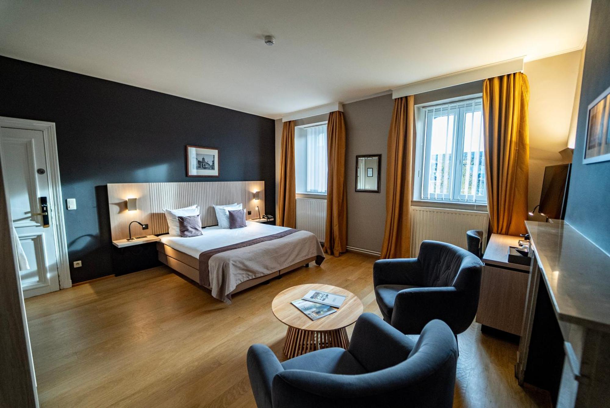 Large Double Room