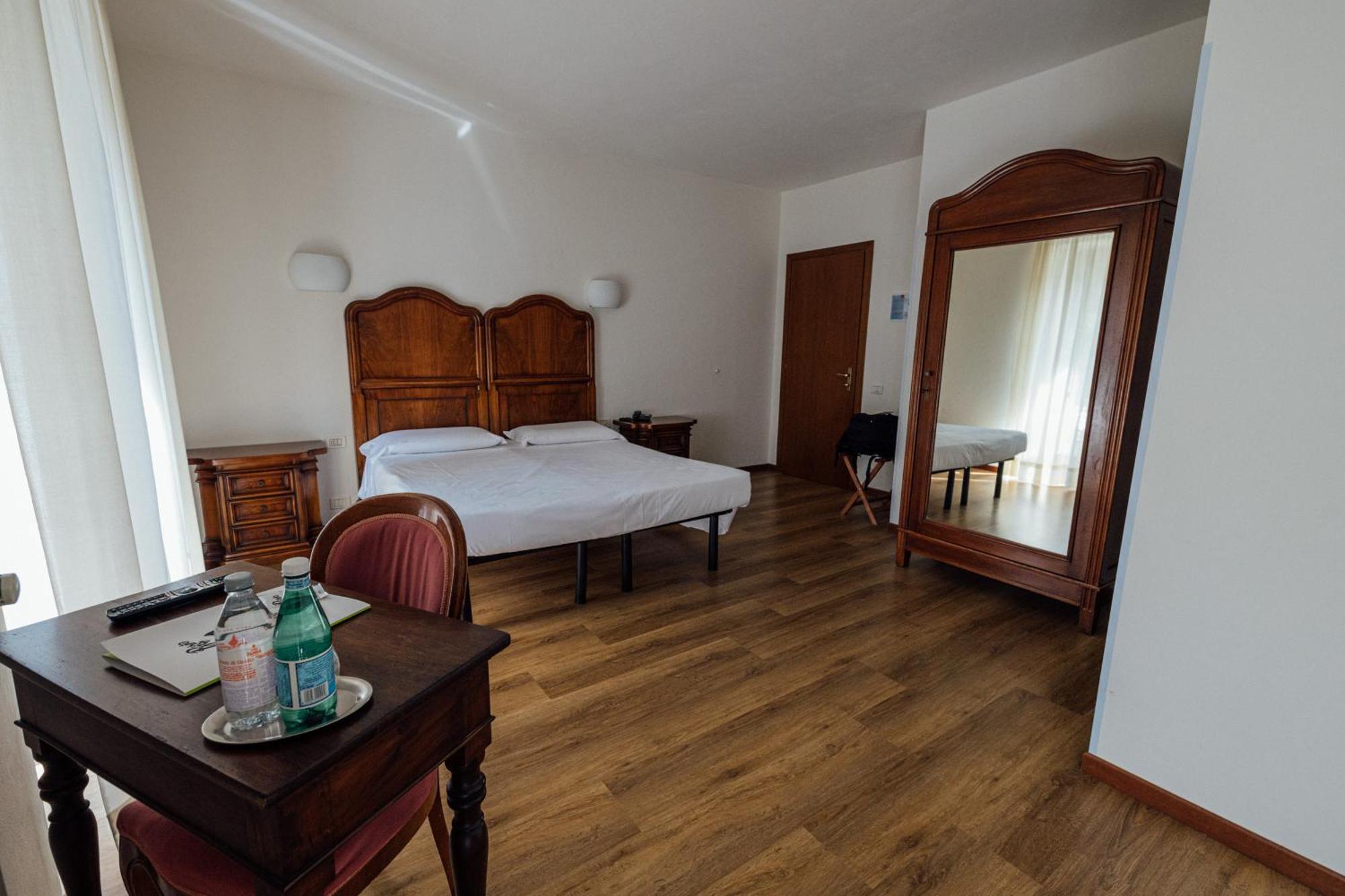 Double or Twin Room Balcony