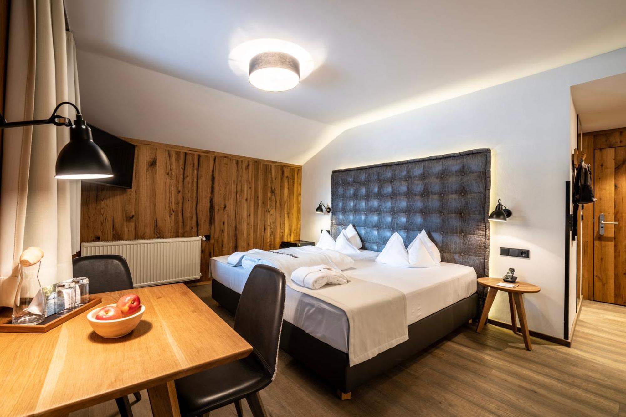 Suite Sauna,1765212031:JPEG