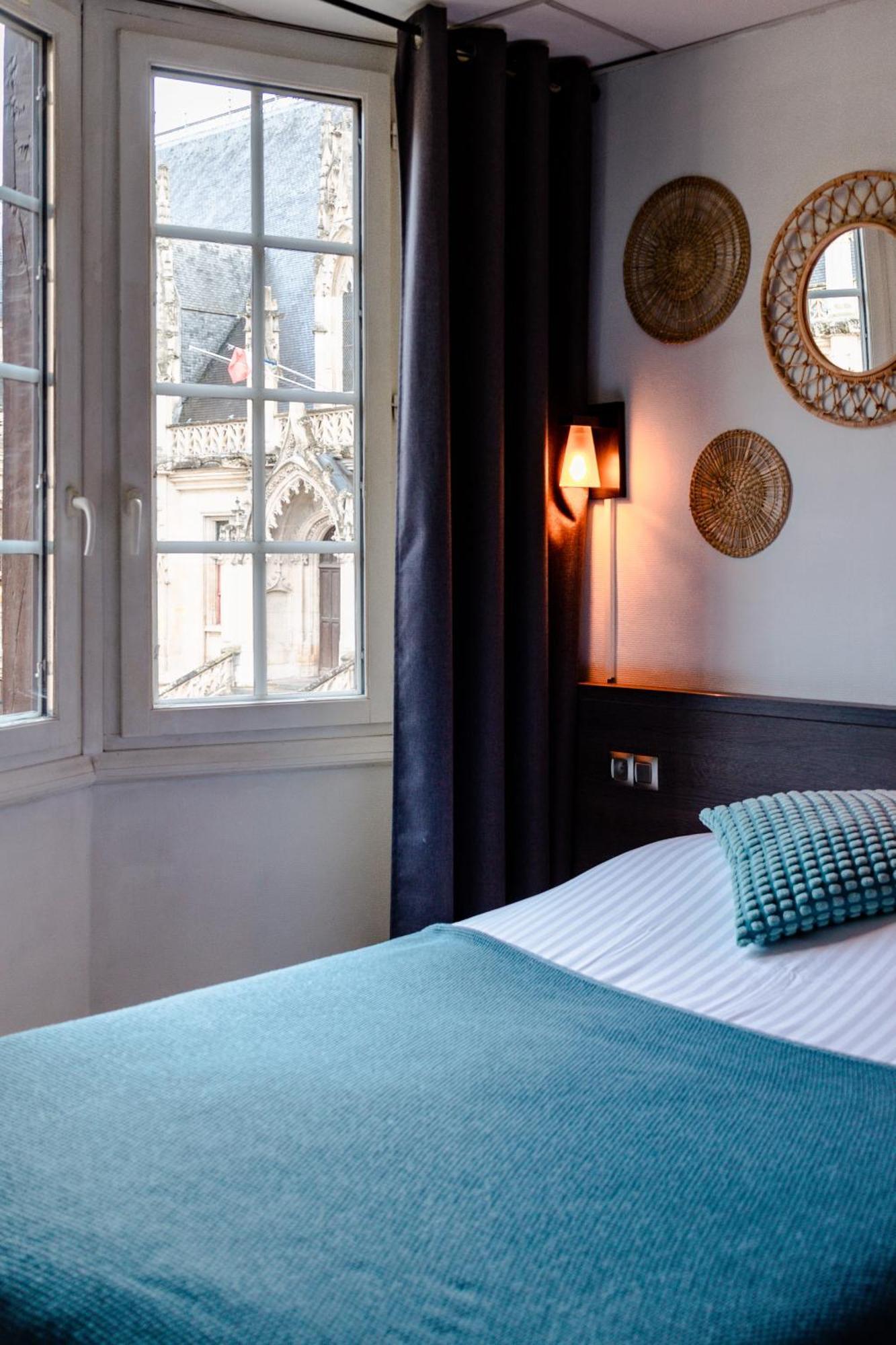 Chambre Triple - Vue sur Ville