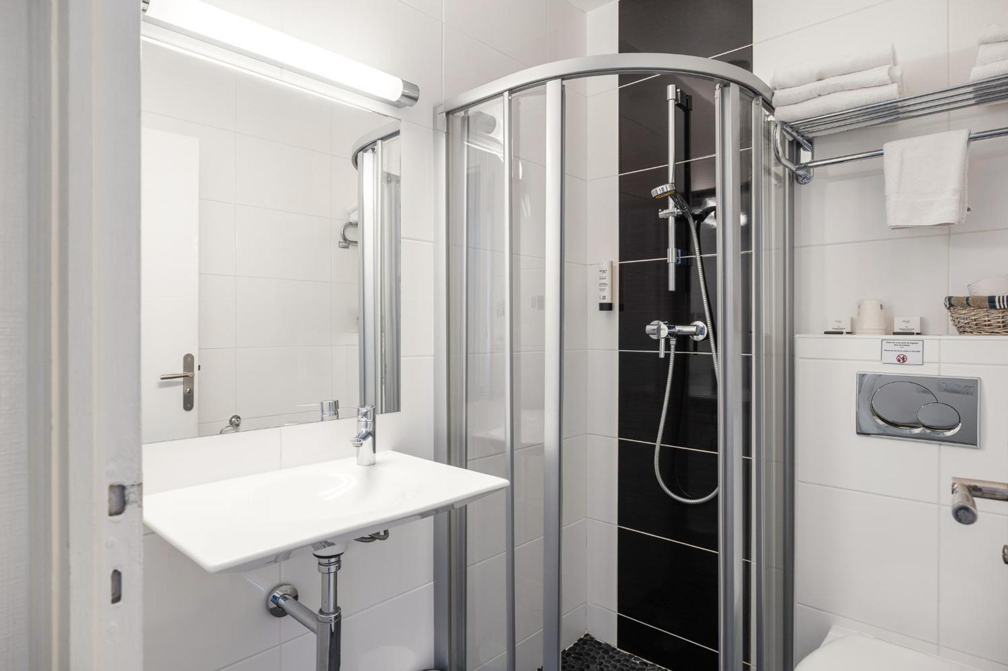 Family Room Shower