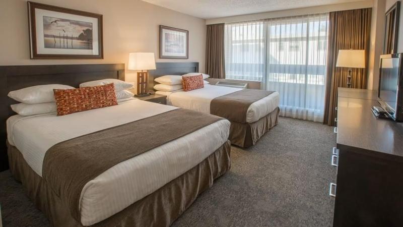 Traditional with 2 Queen Beds