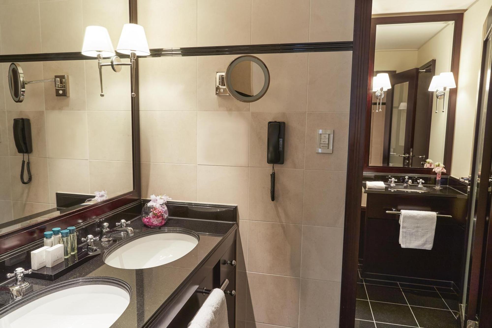 Junior Suite,1765837077:JPEG