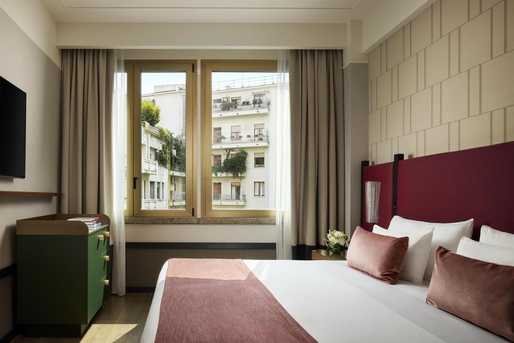 Premium Double or Twin Room,1765837699:JPEG
