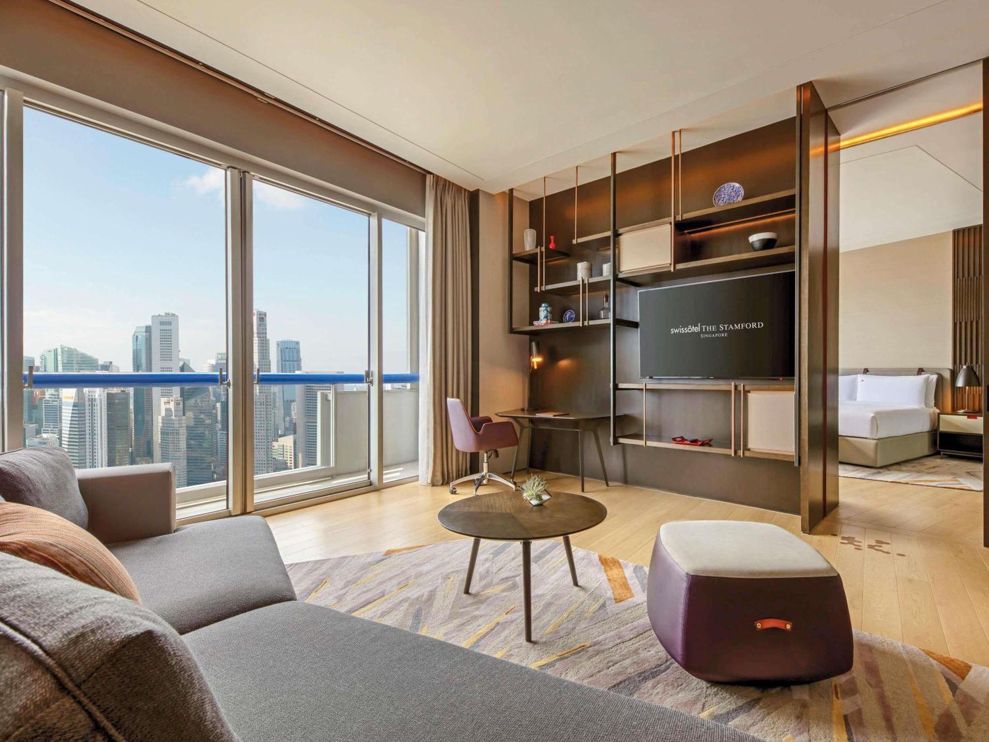 Crest Suite 1 King L65 Lounge Access High Floor 2 Balconies Panoramic View,1771709311:JPEG