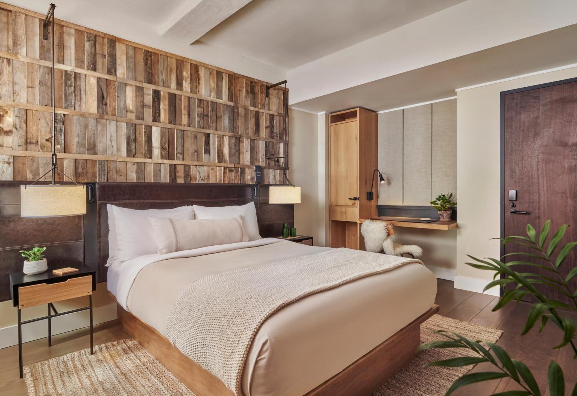 Queen Room