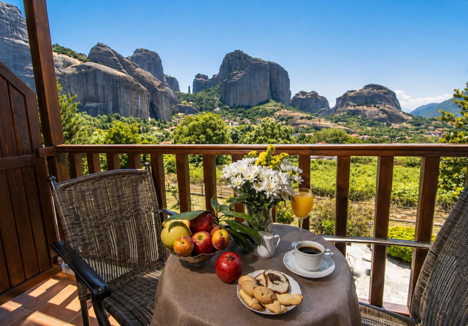 Triple Room with Panoramic Meteora View